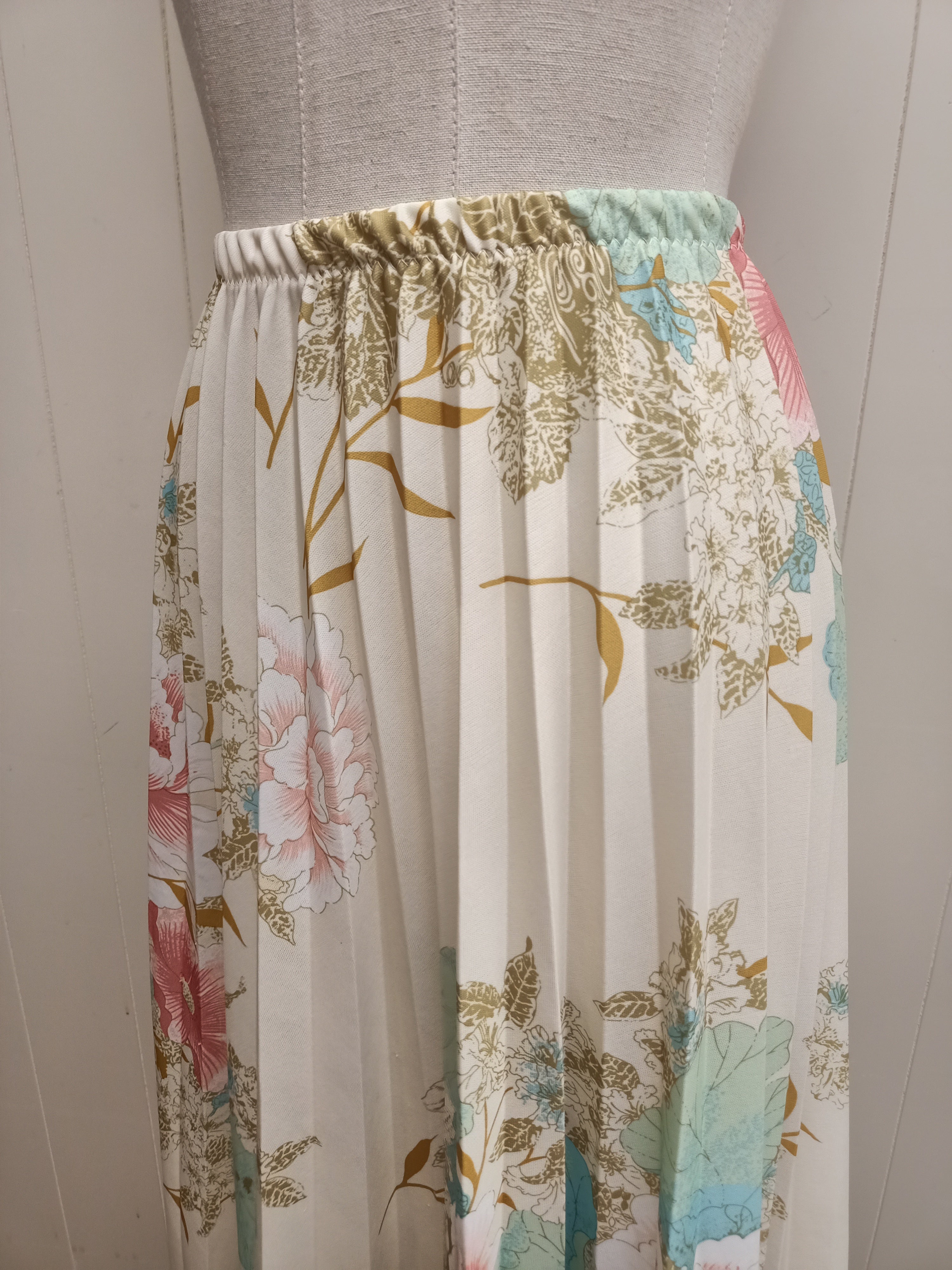 Vintage Pleated Floral Skirt