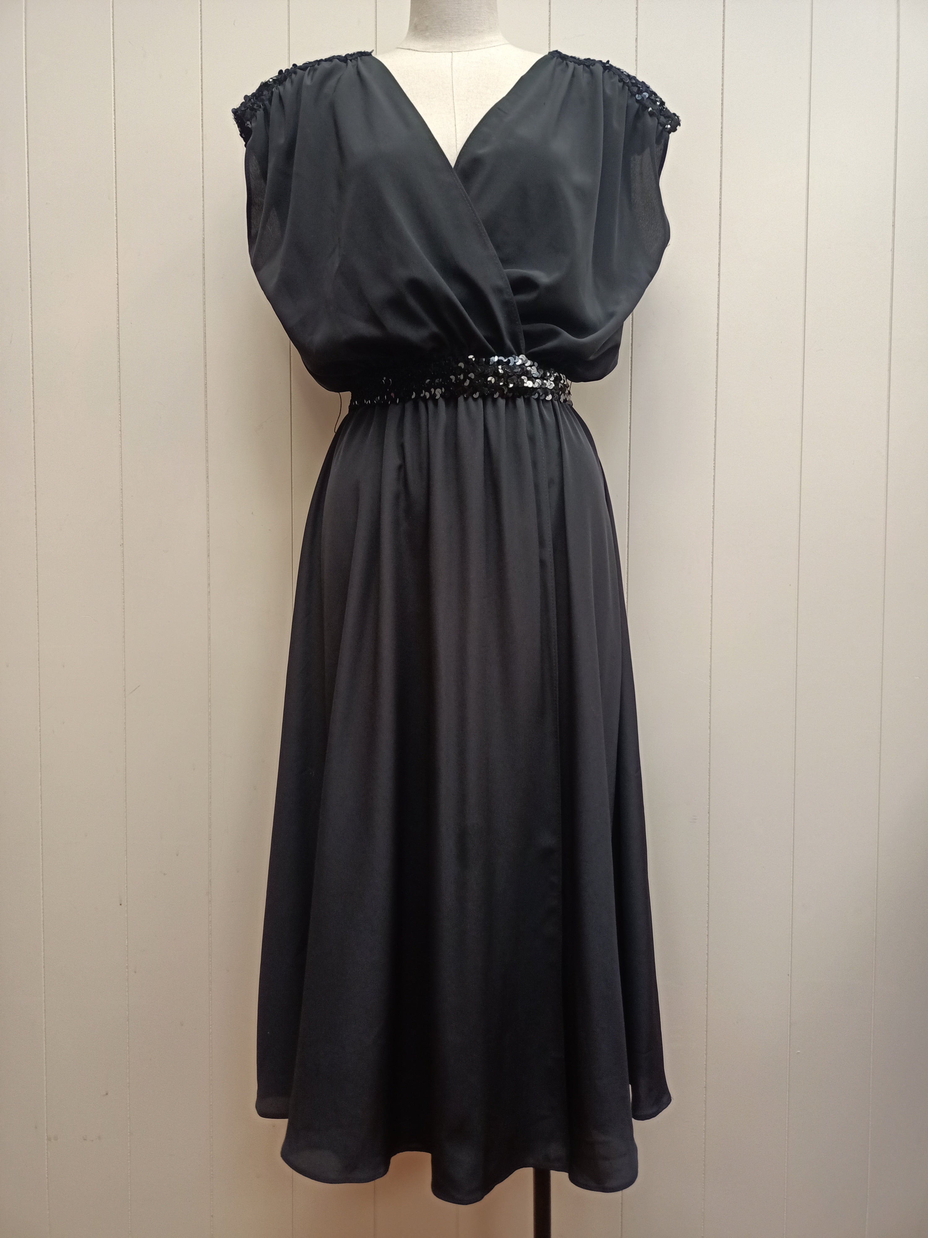 Vintage Chique Sequin Black Dress