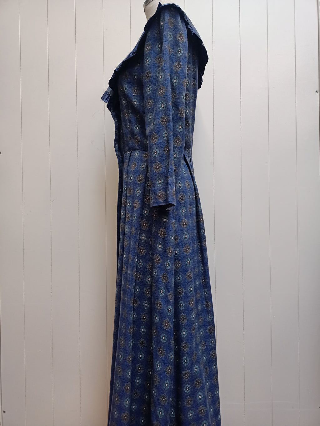 Vintage Robe Dress