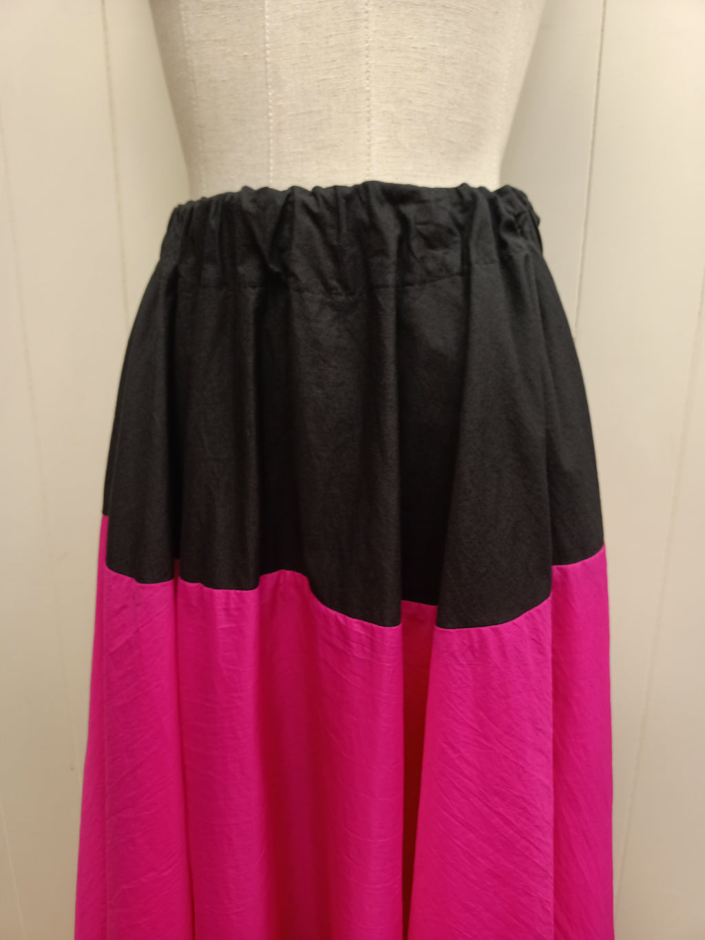 Vintage Black & Magenta Skirt