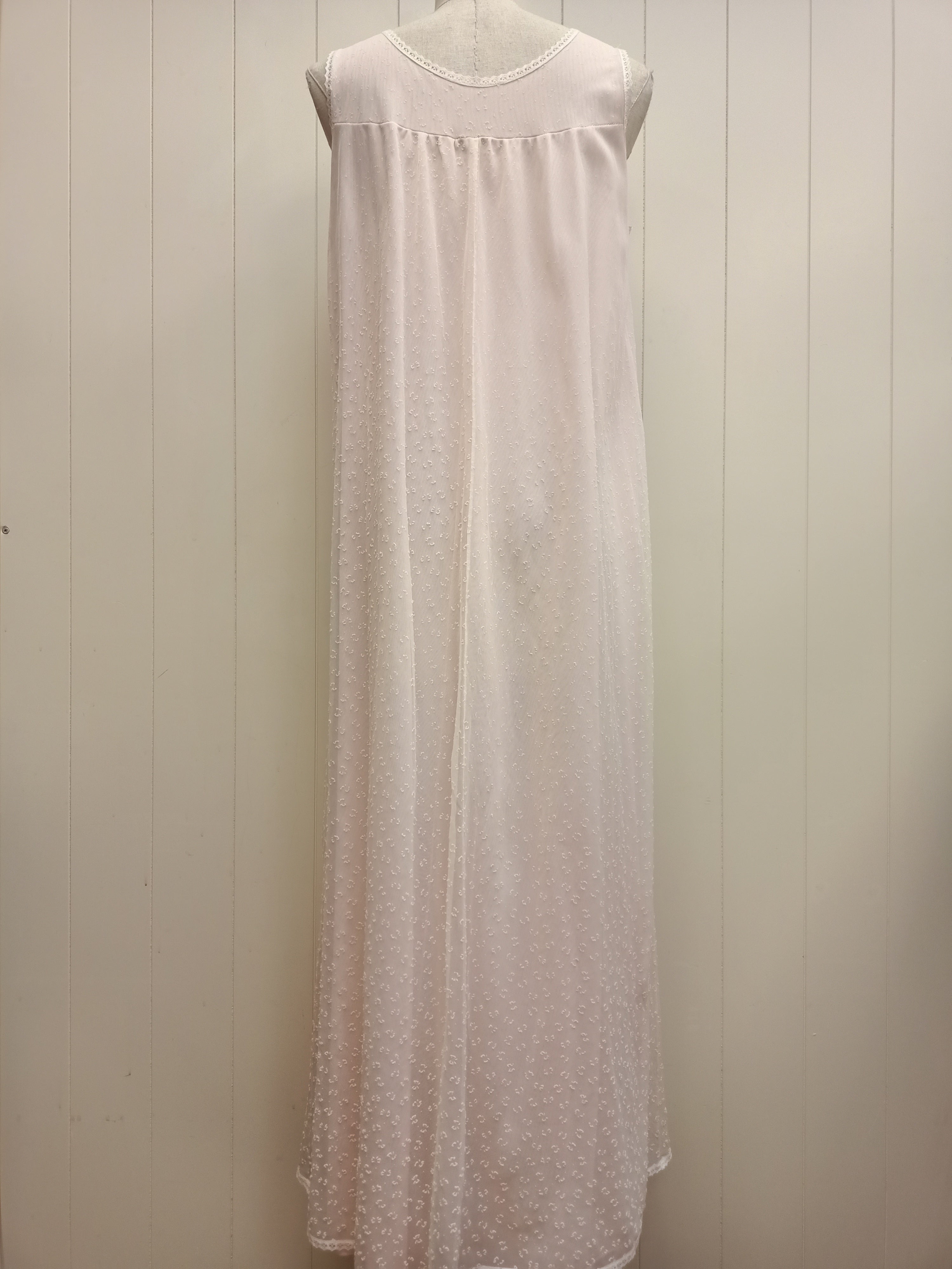 Vintage Leading Lady Nightie