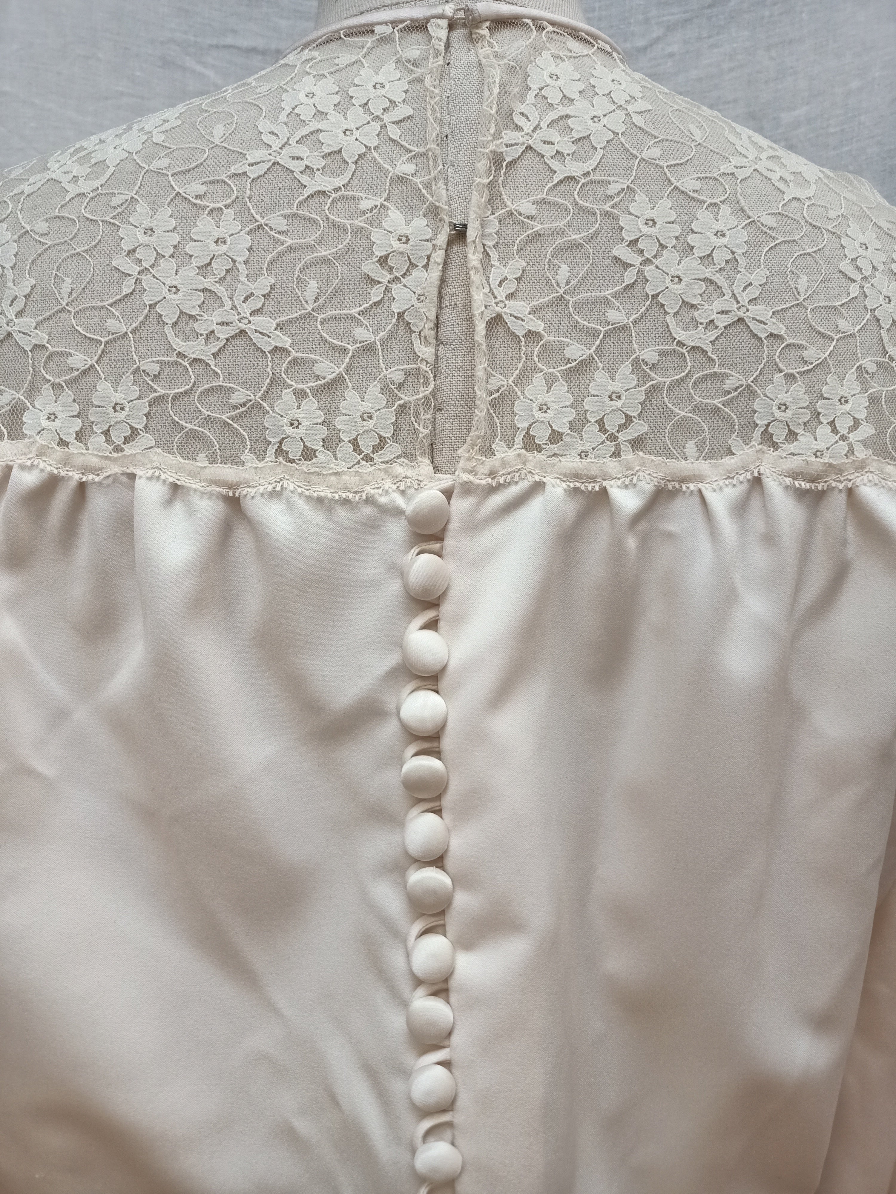 Retro Cream Lace Dress