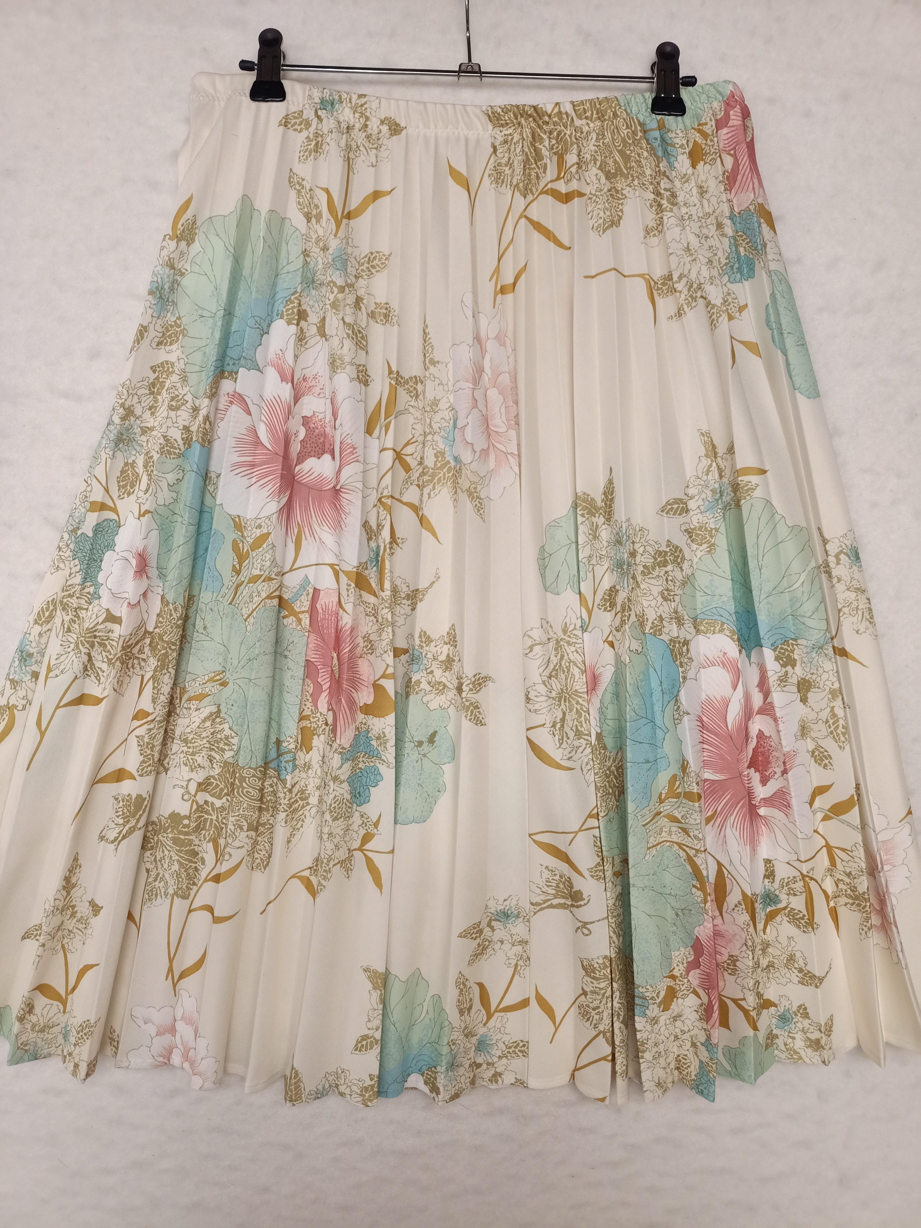 Vintage Pleated Floral Skirt