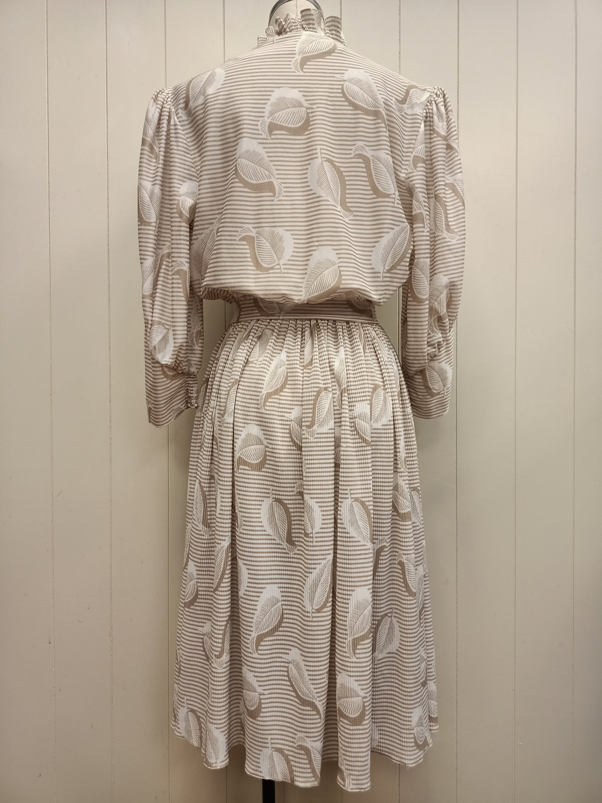 Vintage Puritan Leaf Pleated Dress