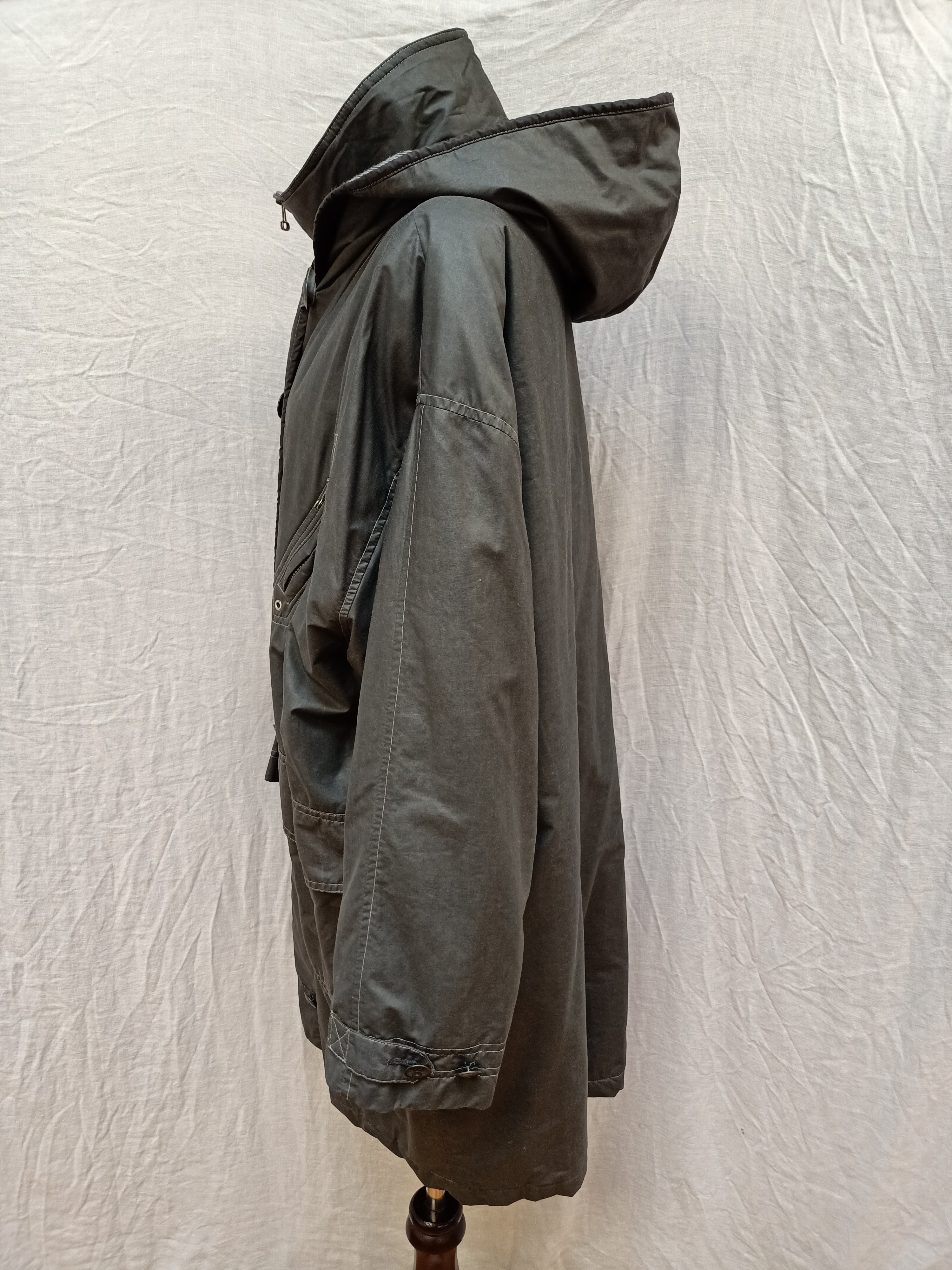 Moment Heavy Duty Raincoat