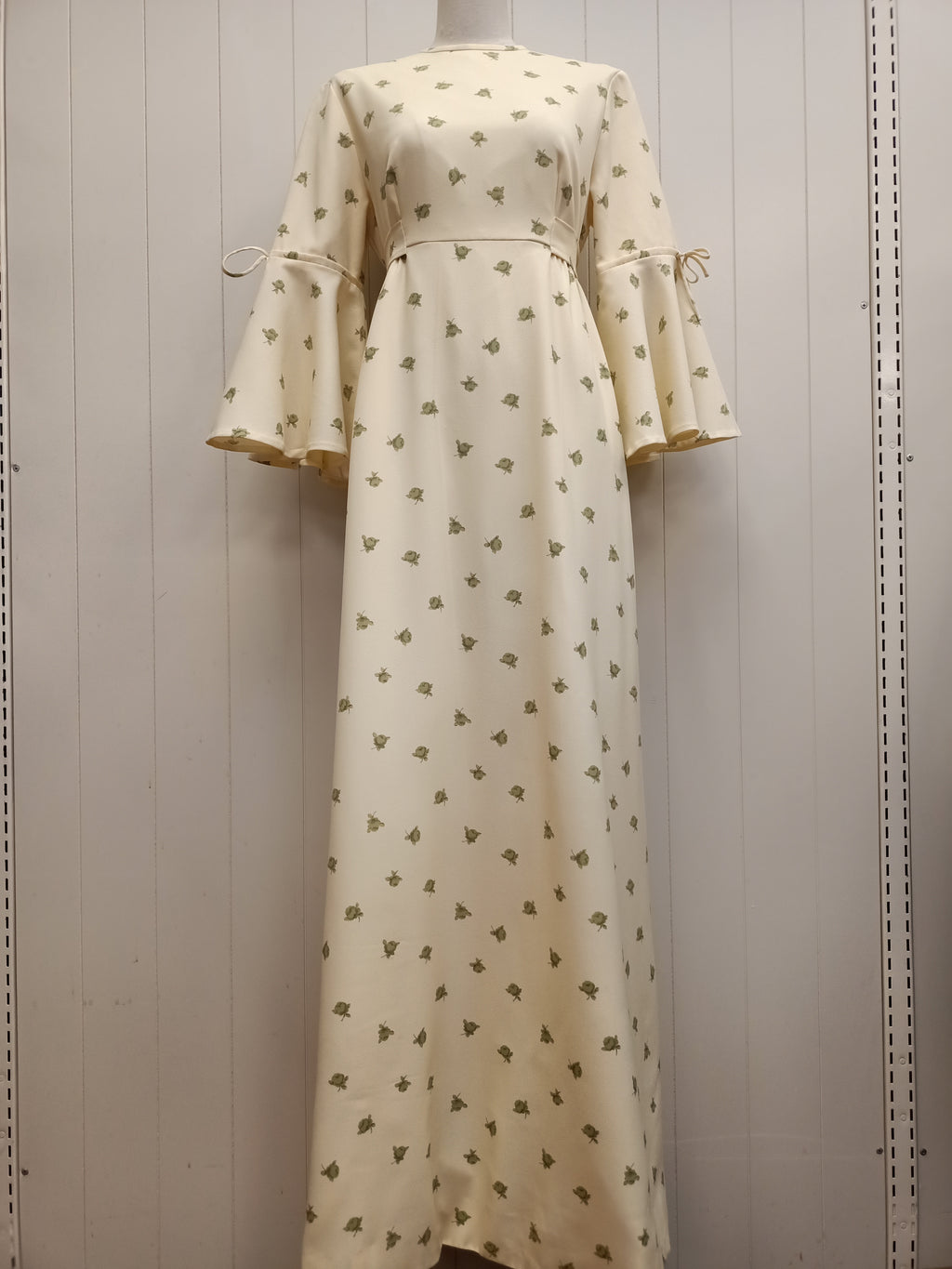 Vintage Green Roses Maxi Dress