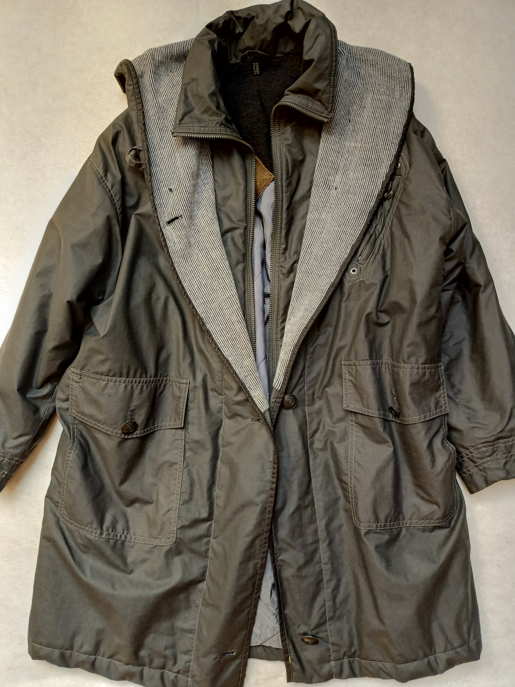 Moment Heavy Duty Raincoat