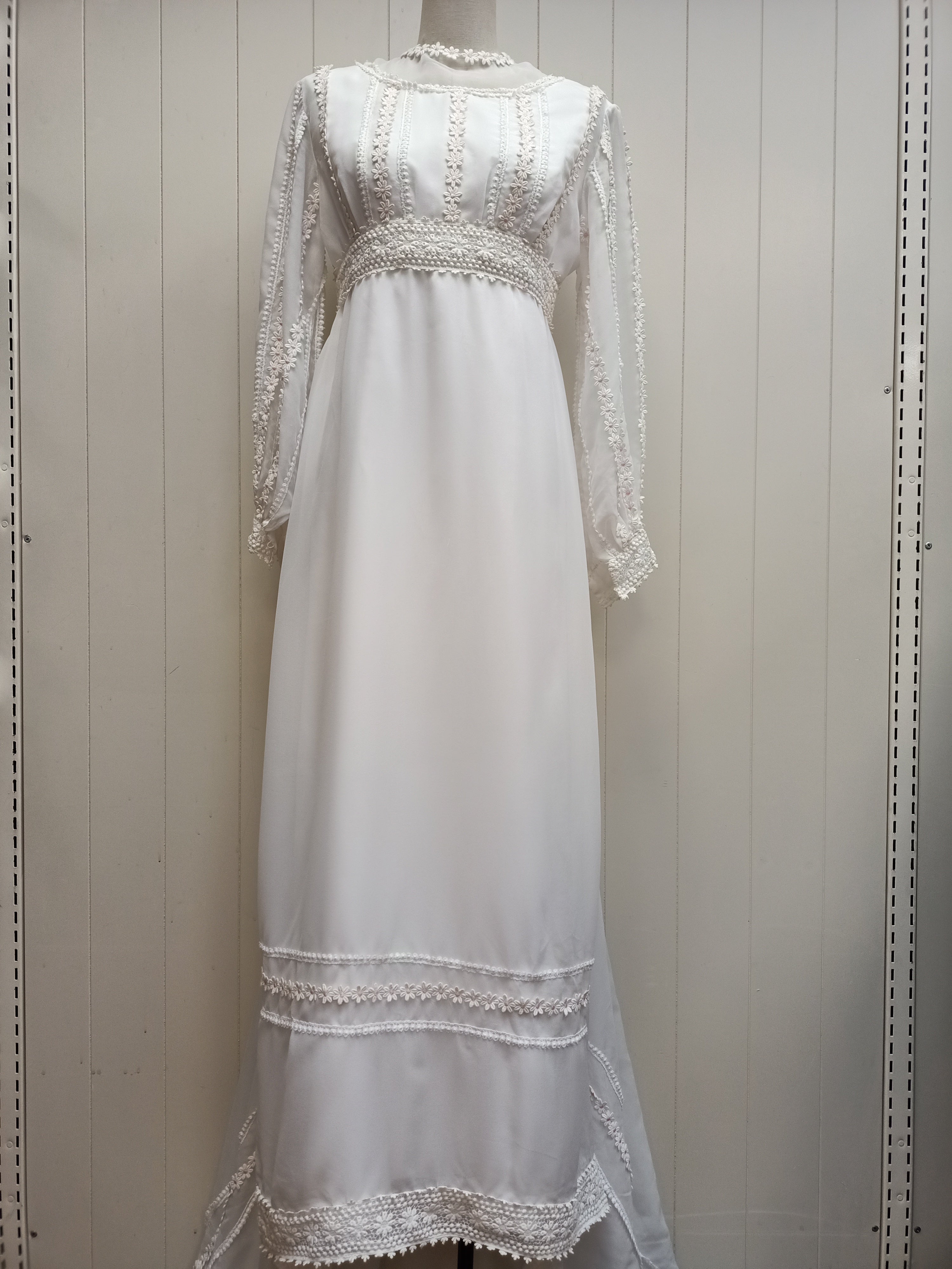 Vintage Petite Prairie Wedding Dress