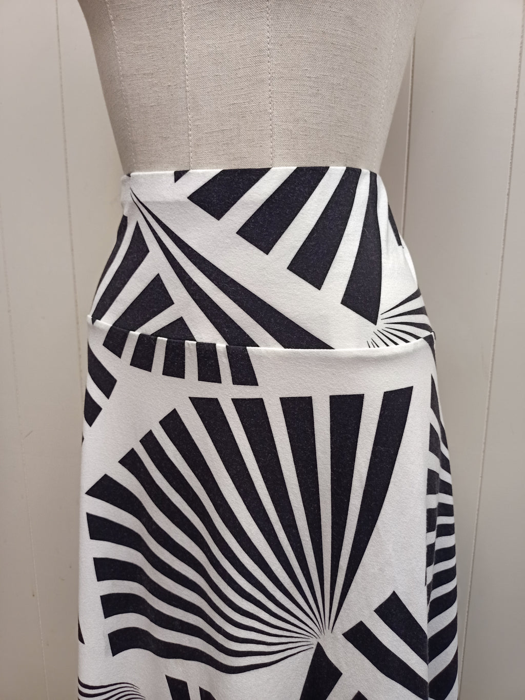 Bridge Street Abstract Fan Skirt