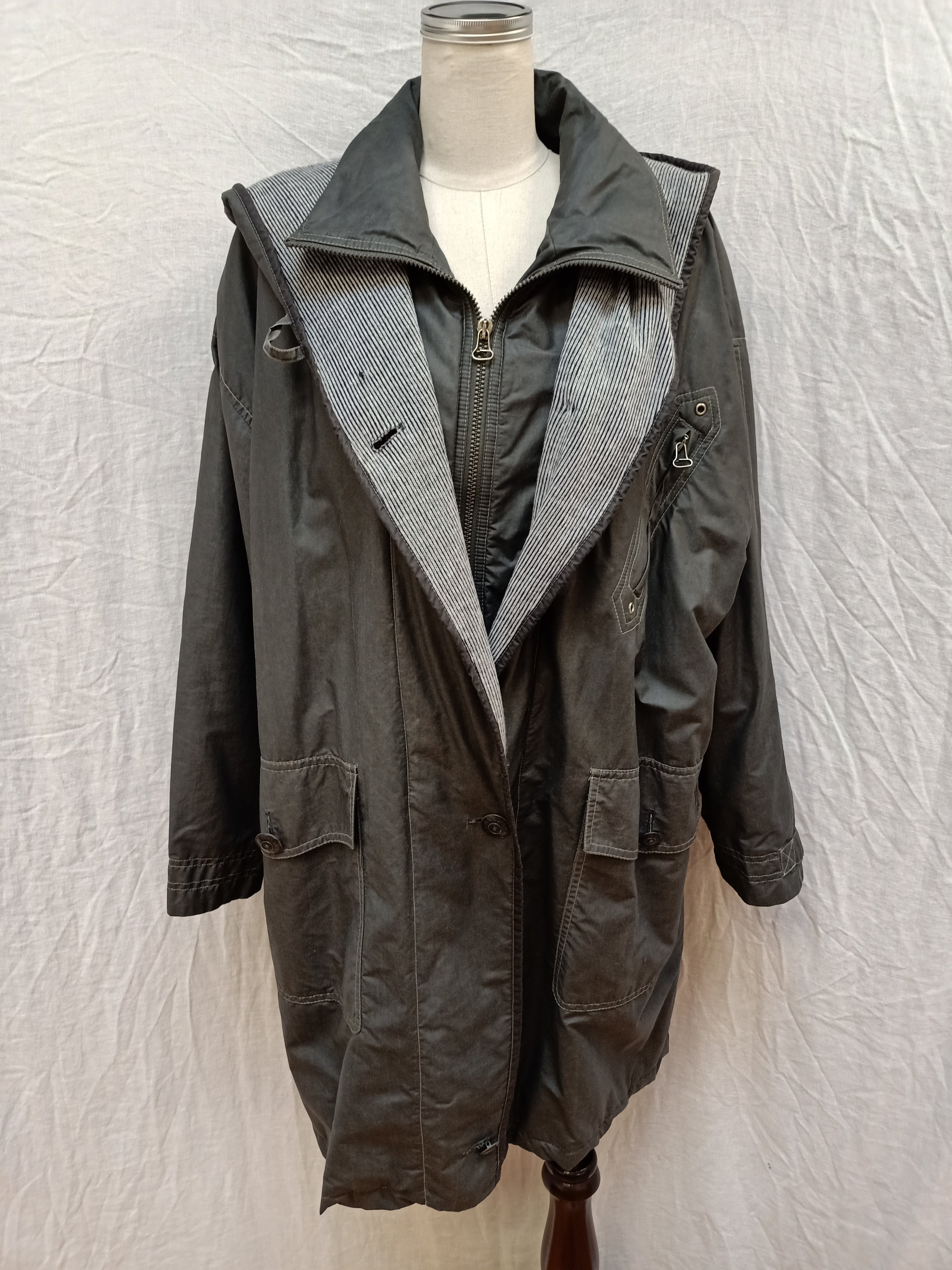 Moment Heavy Duty Raincoat