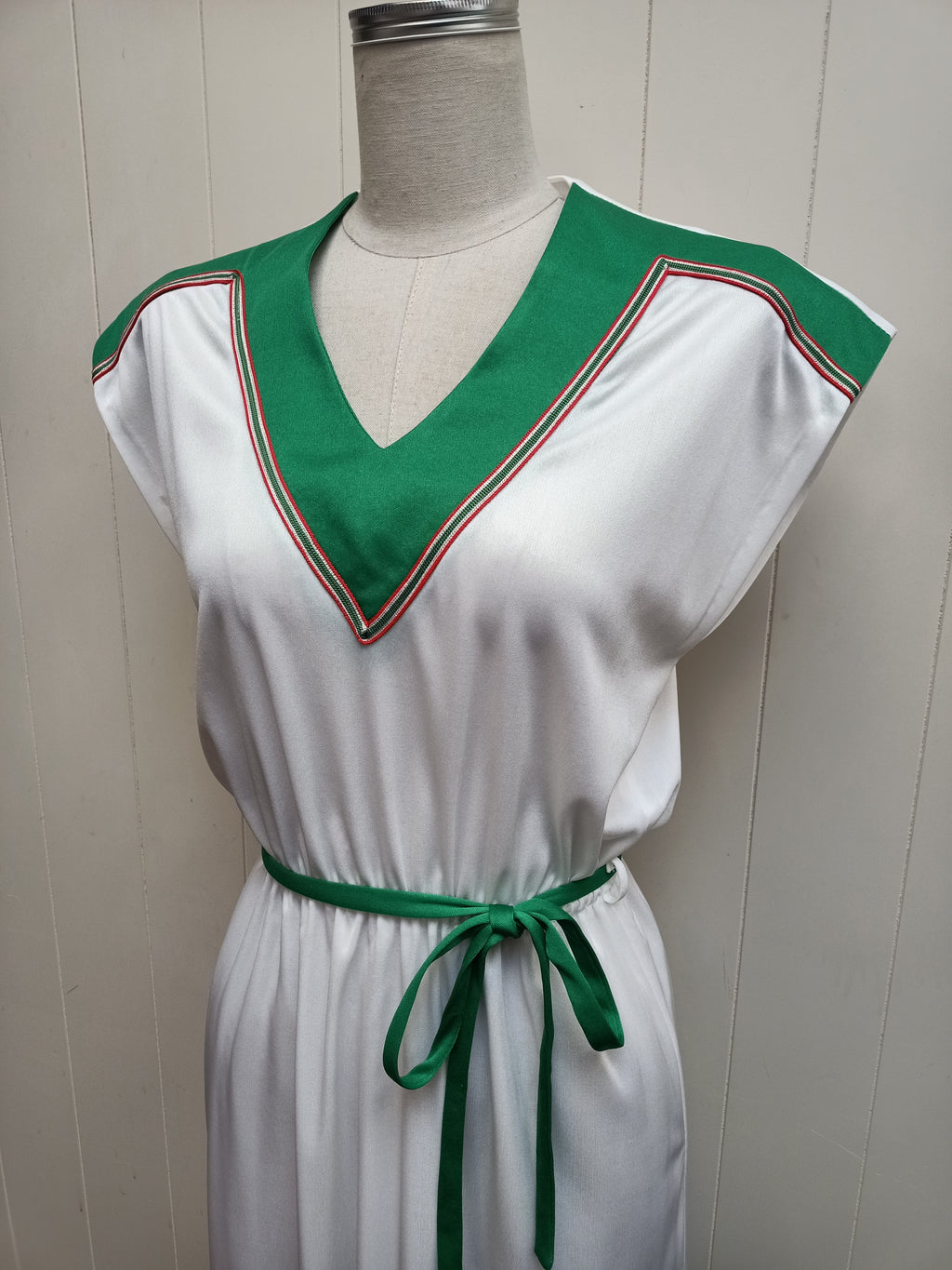 Vintage Cocktails Green Contrast Dress
