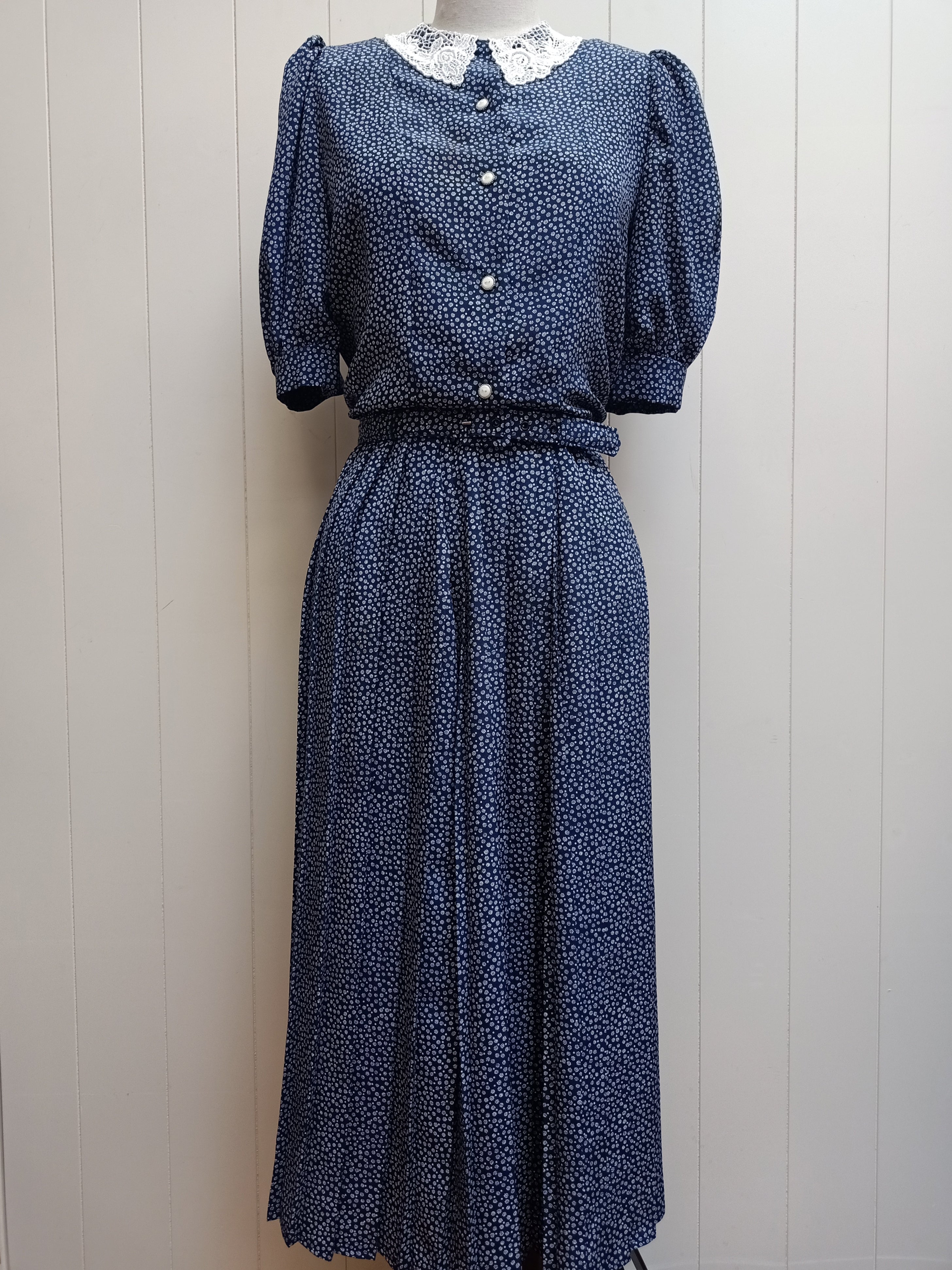 Vintage Lace Collar Floral Dress