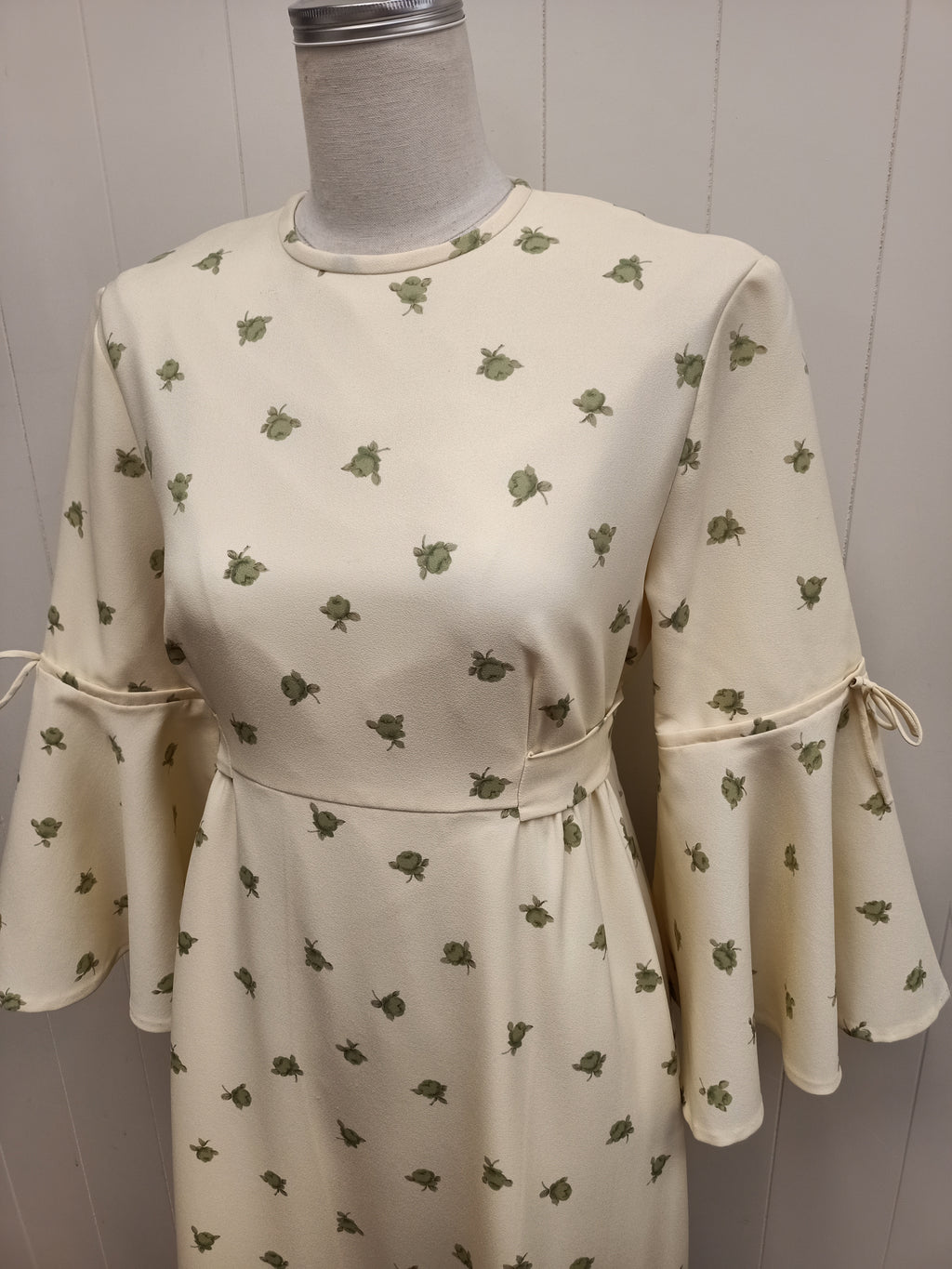 Vintage Green Roses Maxi Dress