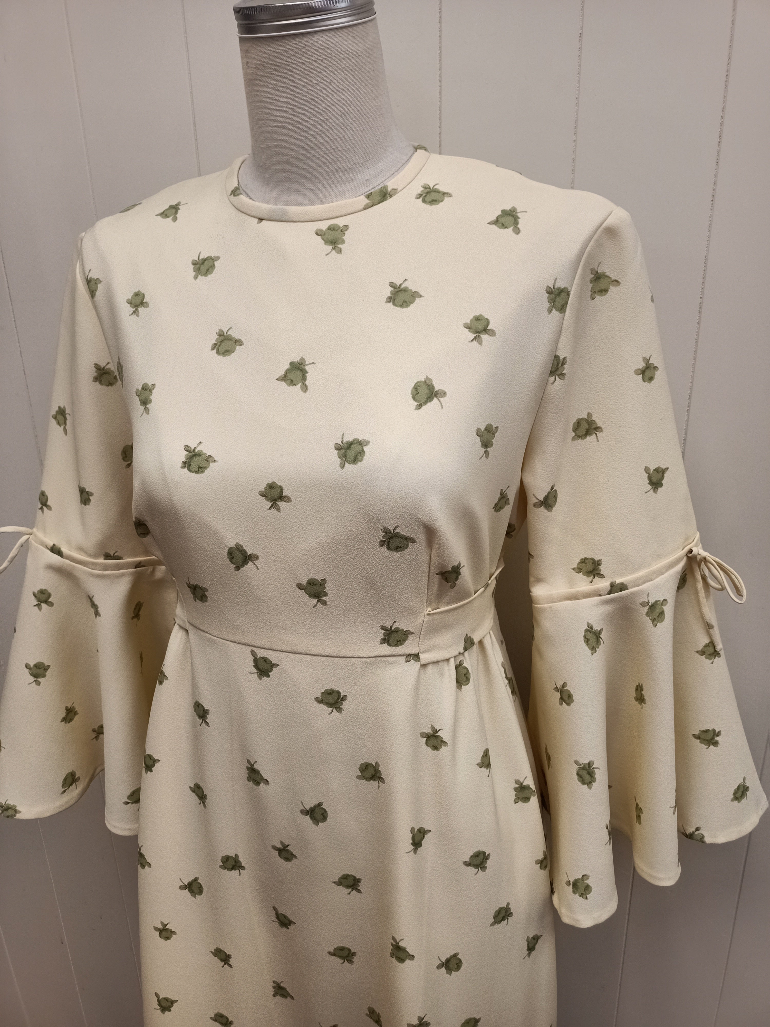 Vintage Green Roses Maxi Dress