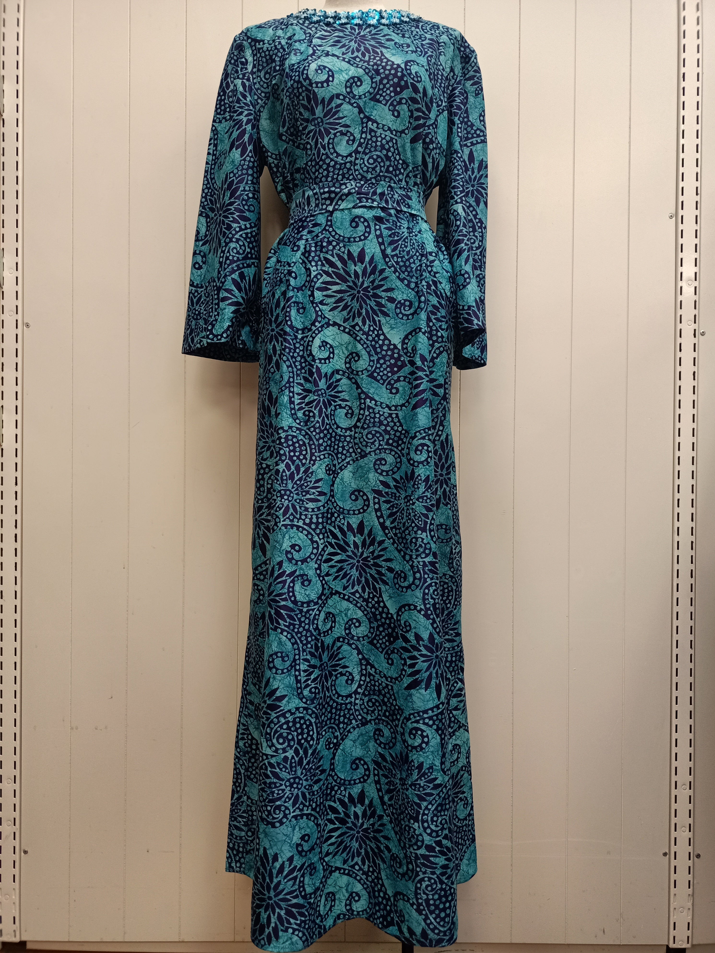 Vintage Floral Starburst Maxi Dress