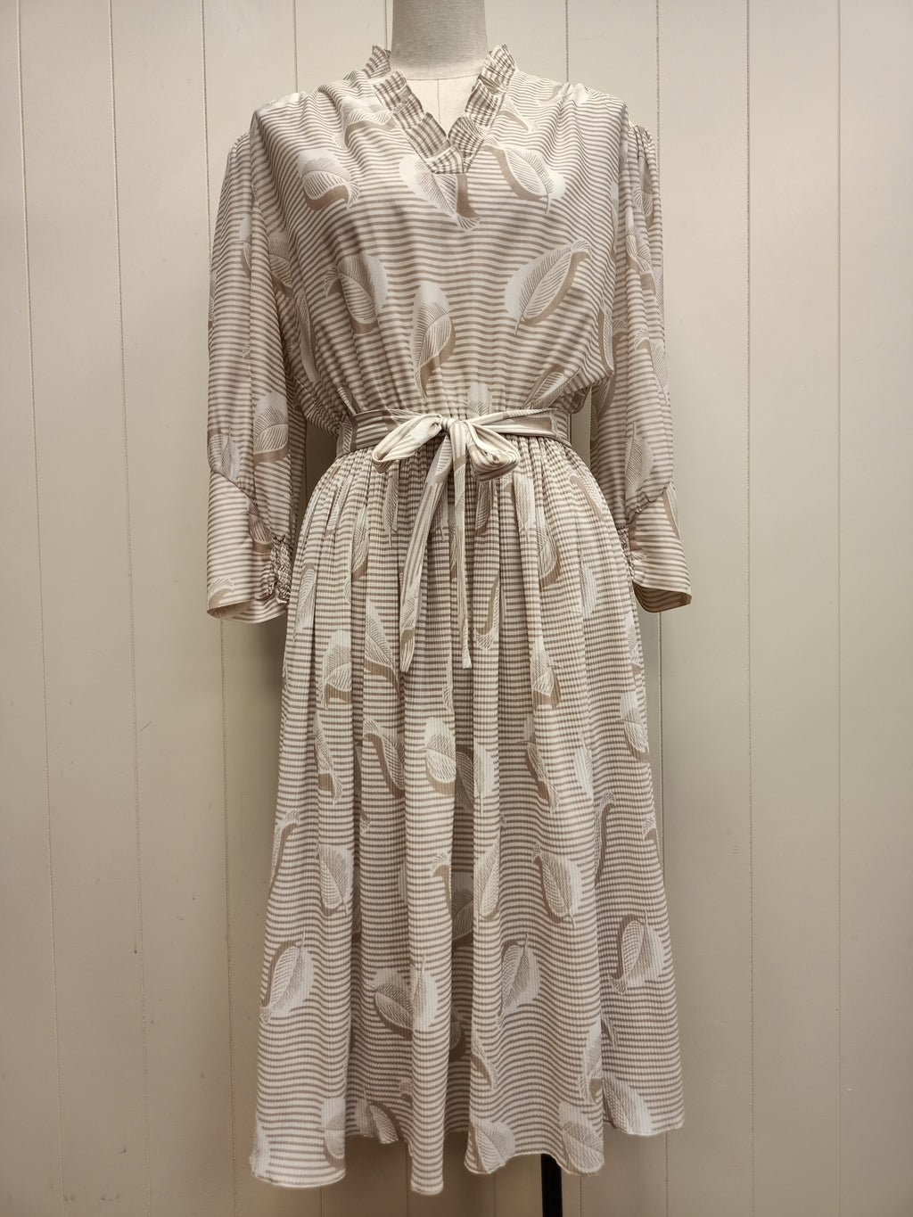 Vintage Puritan Leaf Pleated Dress