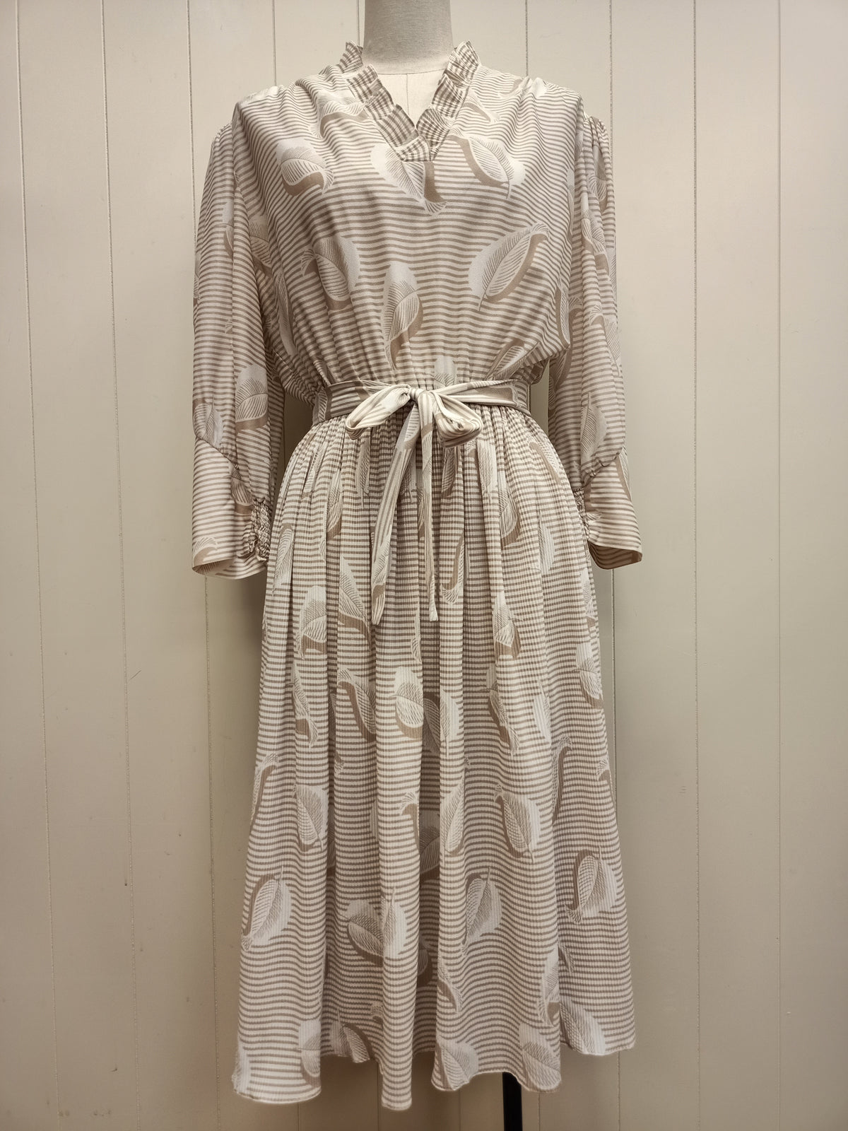 Vintage Puritan Leaf Pleated Dress