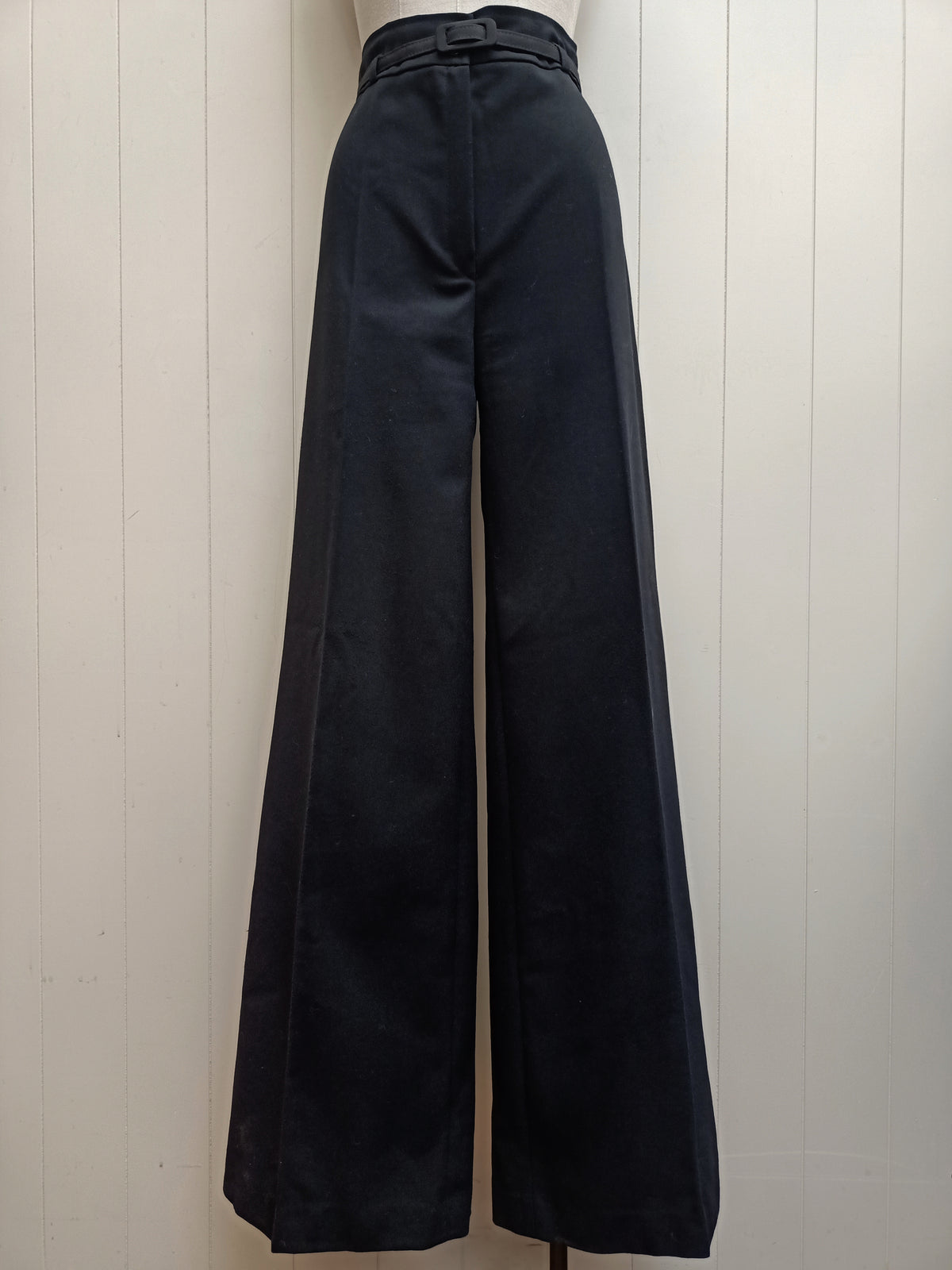 Vintage Formula Fashions Black Wide Leg Pants