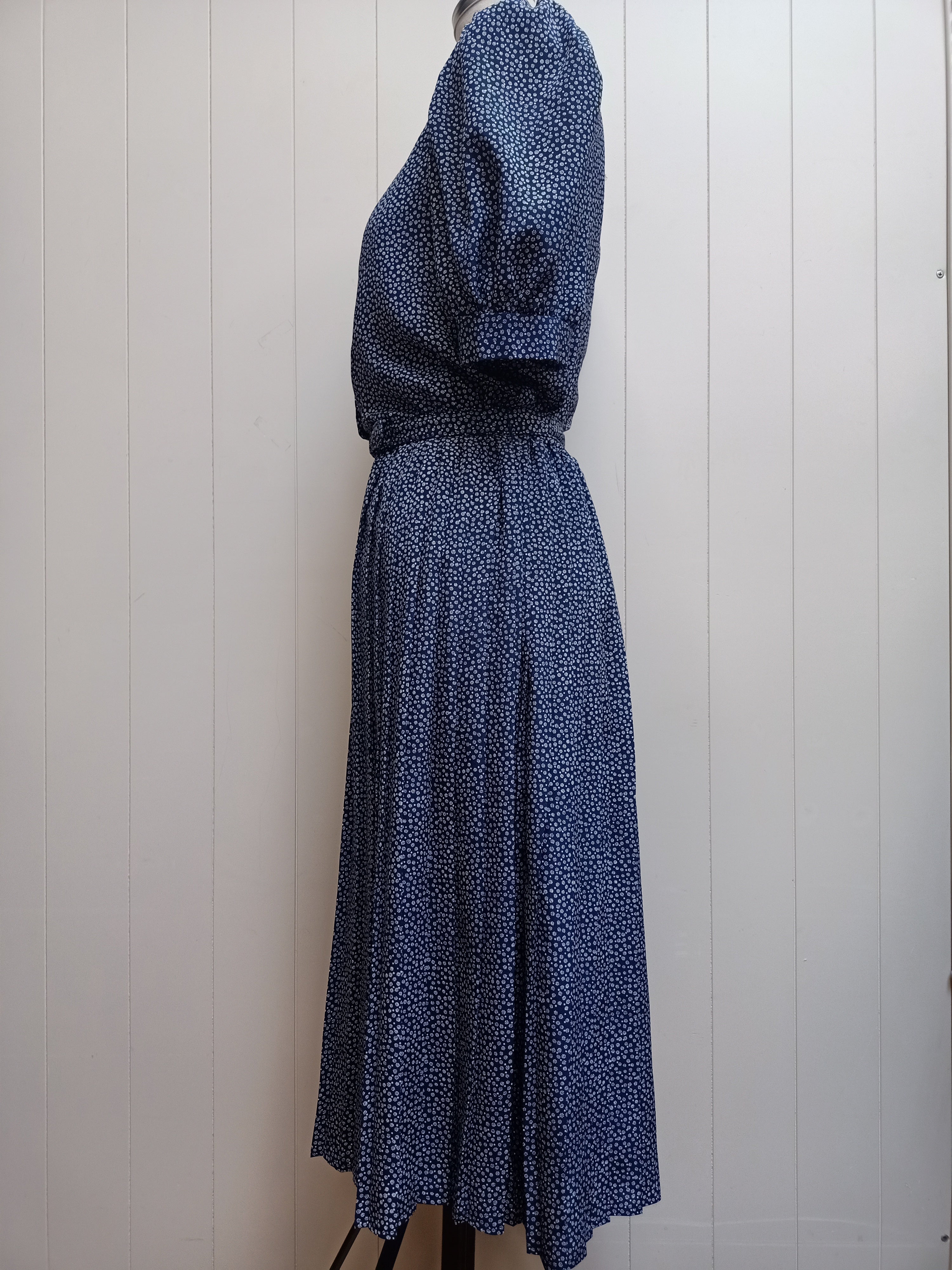 Vintage Lace Collar Floral Dress