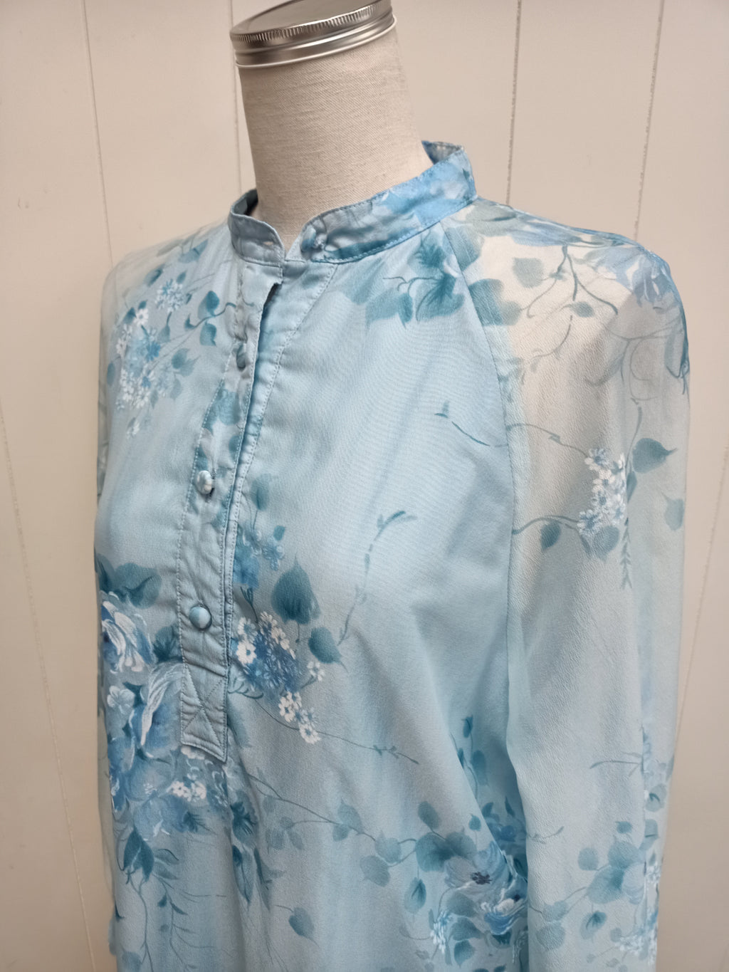 Vintage Blue Floral Mandarin Collar Dress