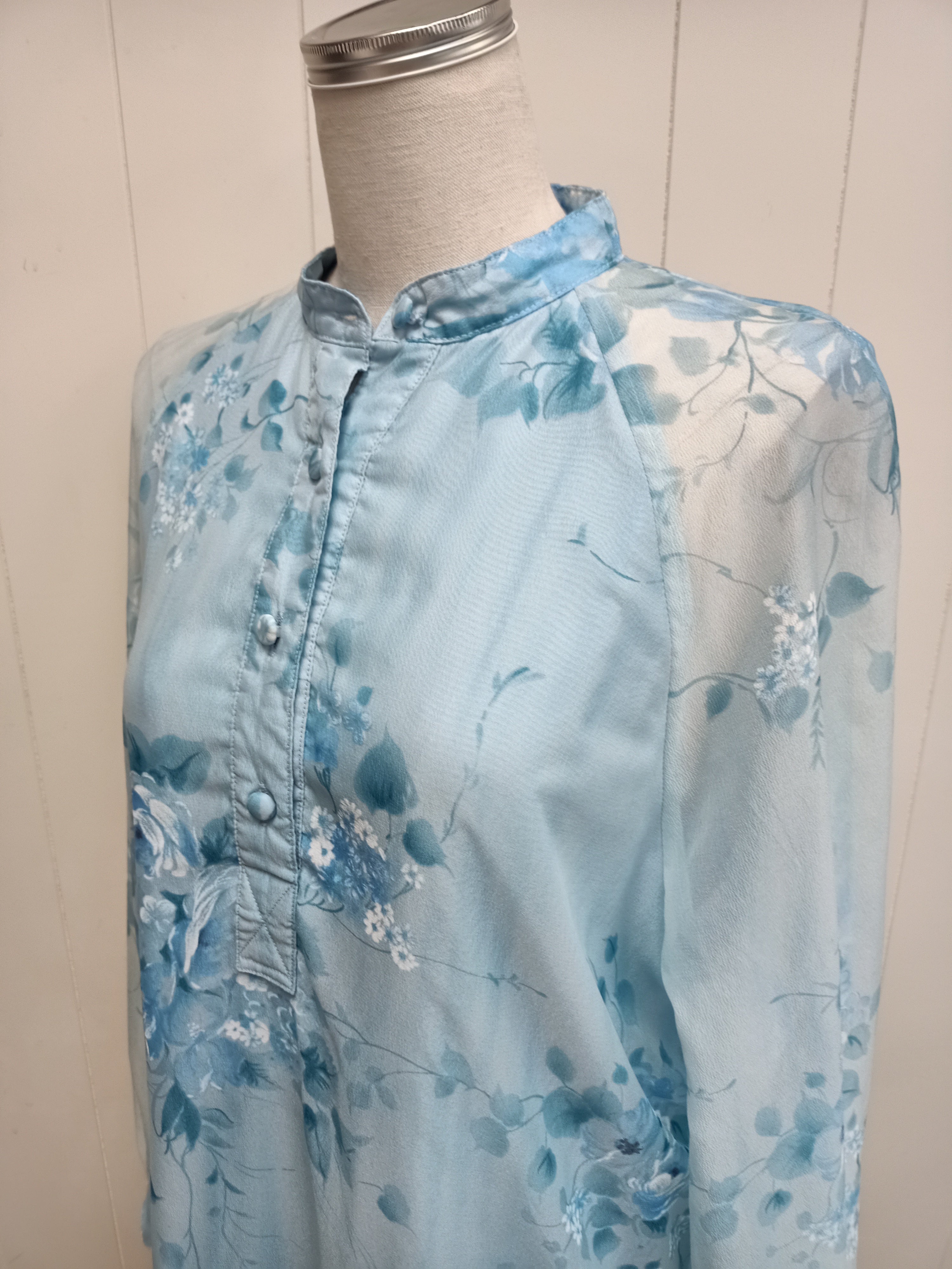 Vintage Blue Floral Mandarin Collar Dress