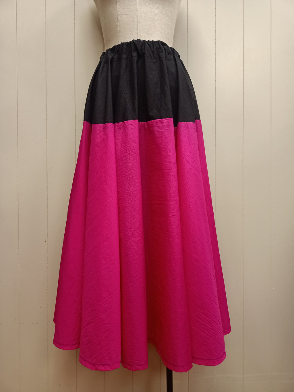 Vintage Black & Magenta Skirt