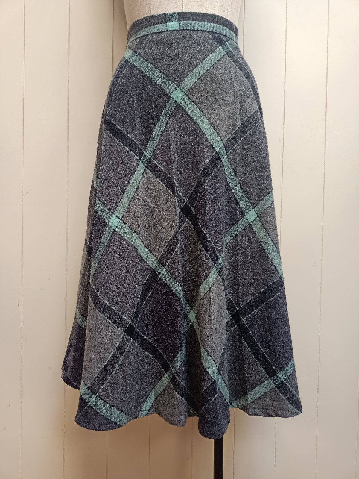 Vintage Wraggs Grey & Mint Plaid Skirt