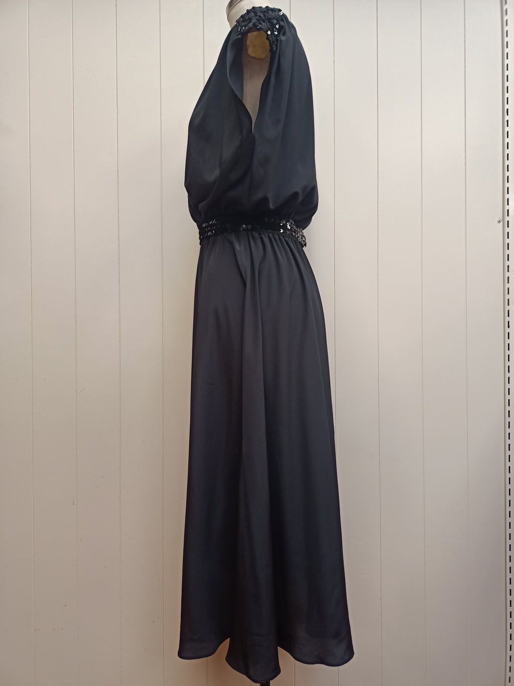 Vintage Chique Sequin Black Dress