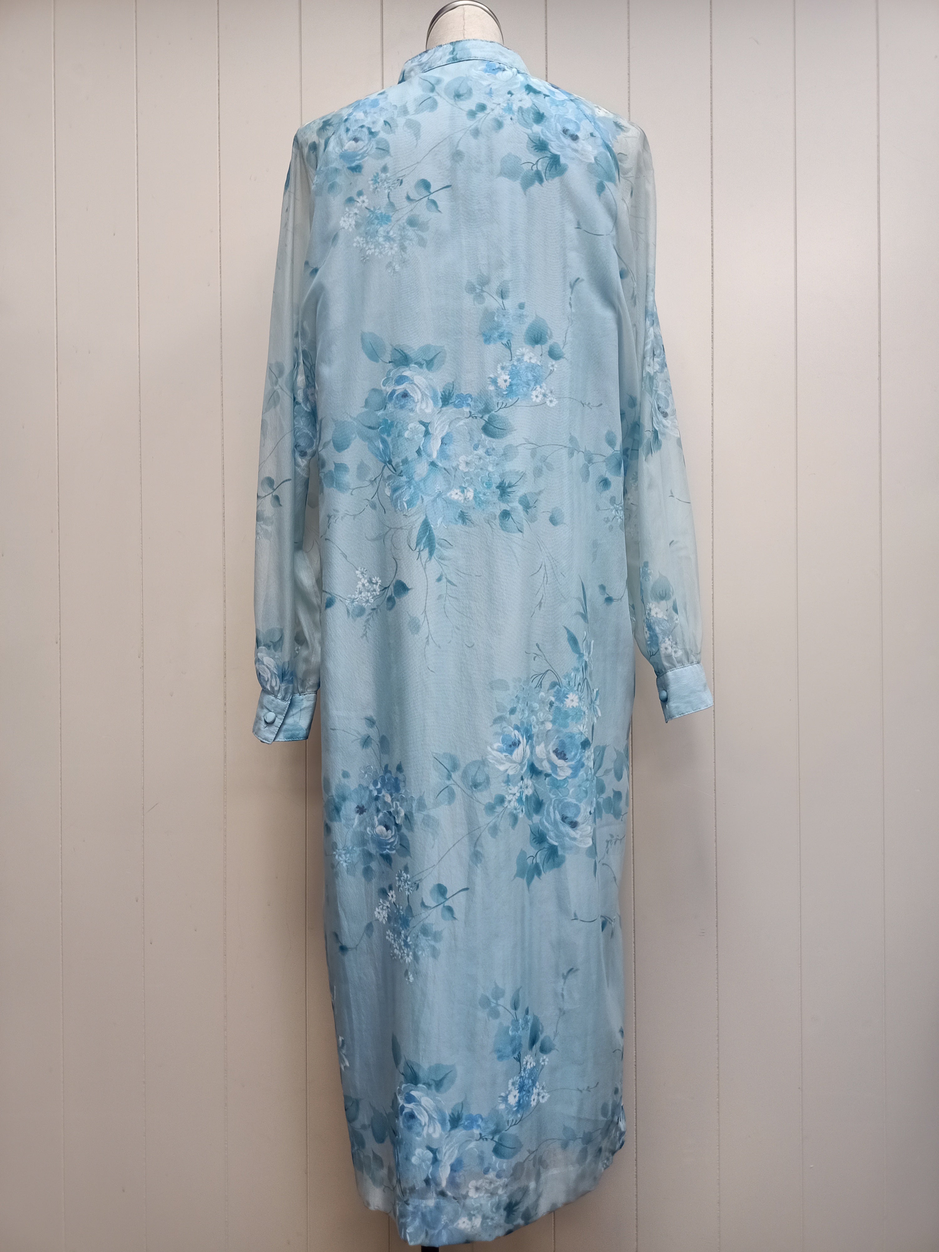 Vintage Blue Floral Mandarin Collar Dress