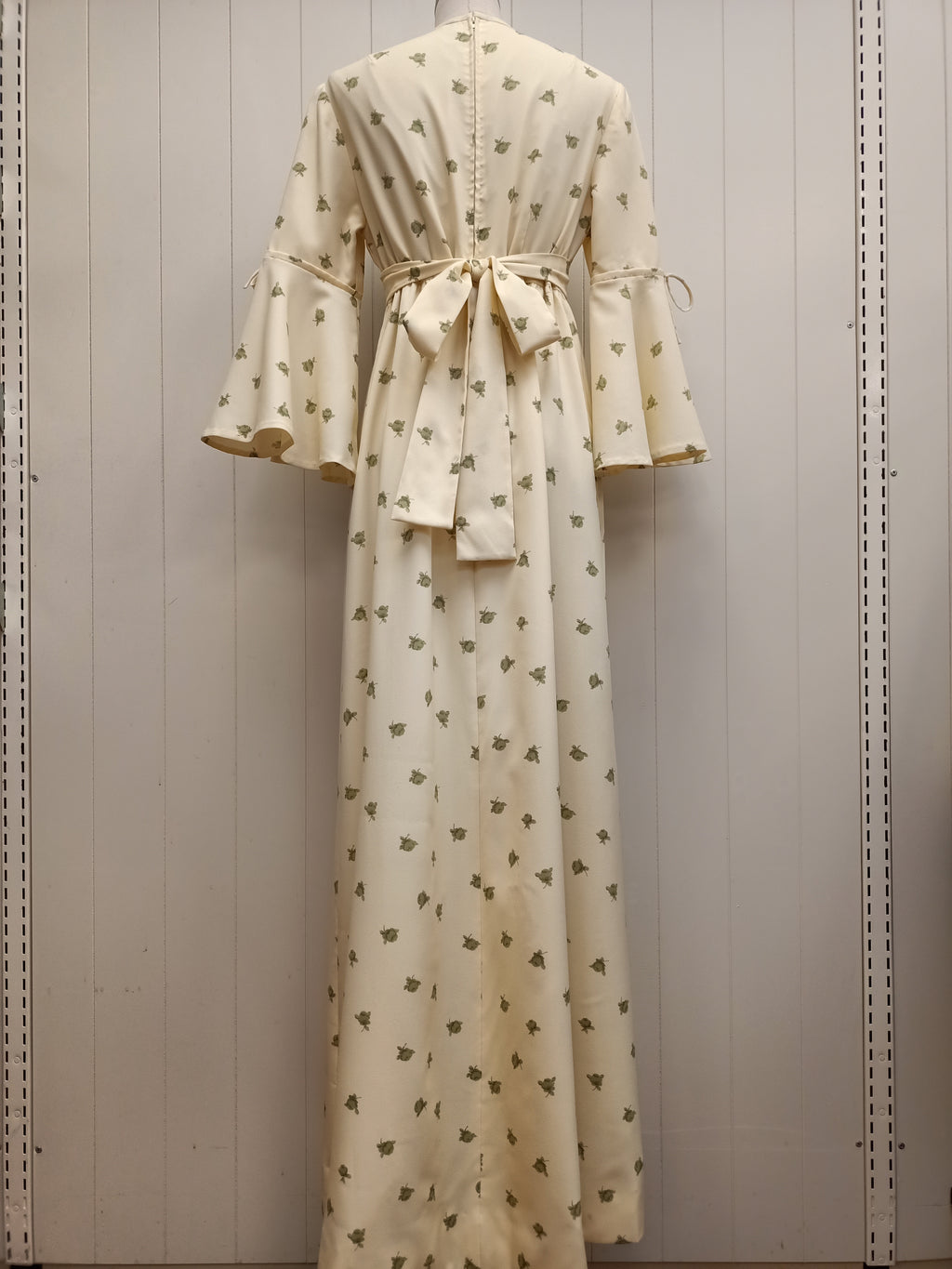 Vintage Green Roses Maxi Dress