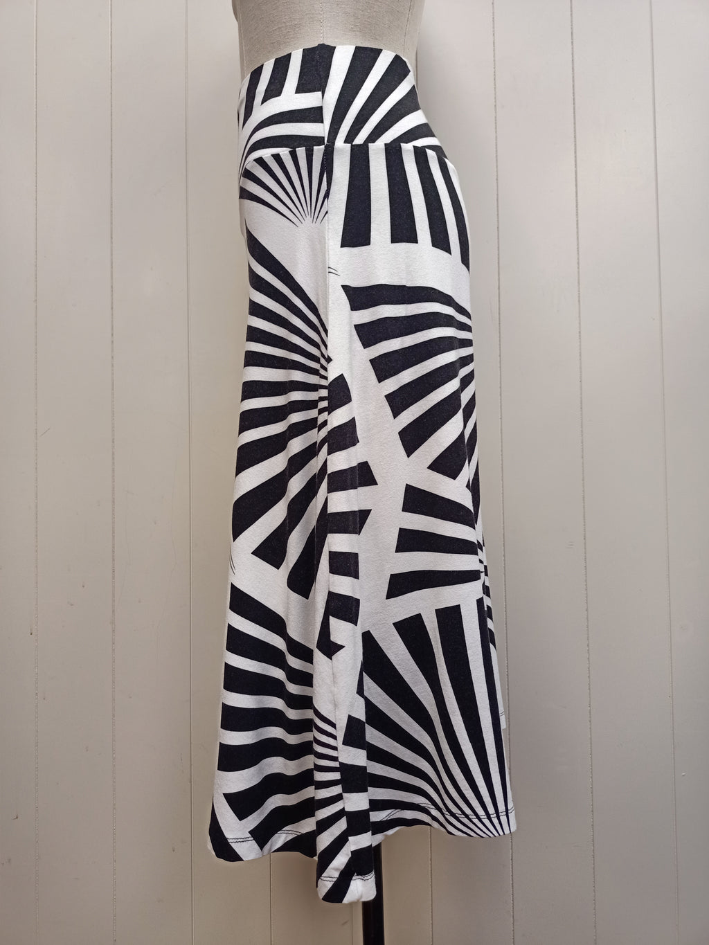 Bridge Street Abstract Fan Skirt