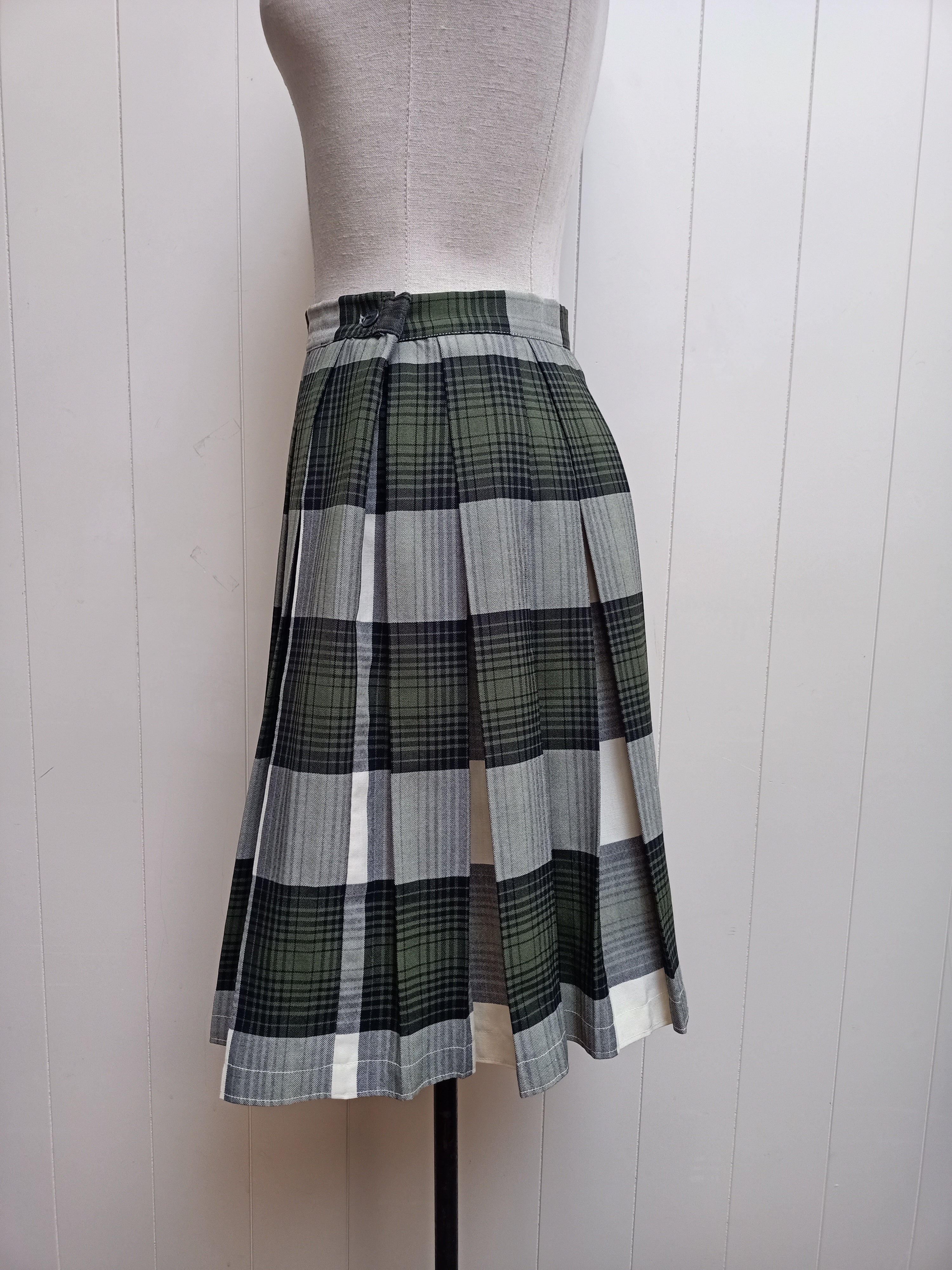 Vintage Jantzen Green Checkered Skirt