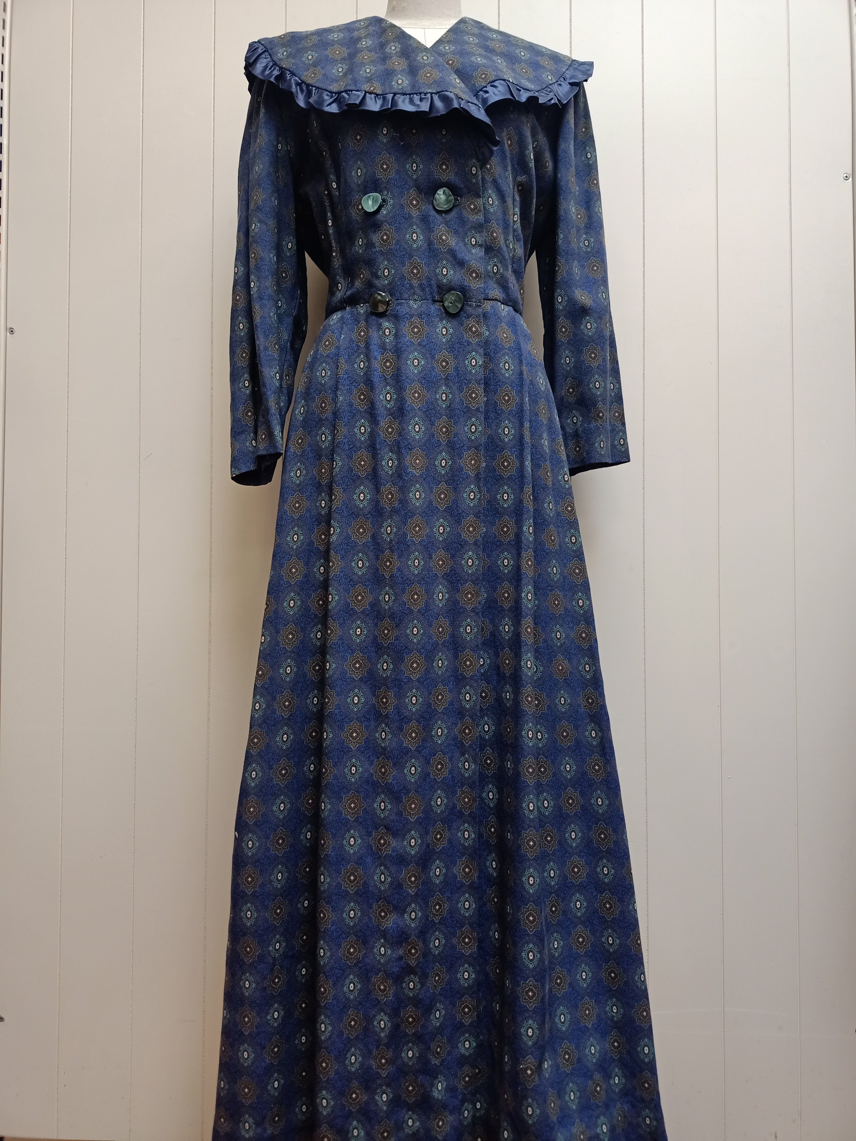 Vintage Robe Dress