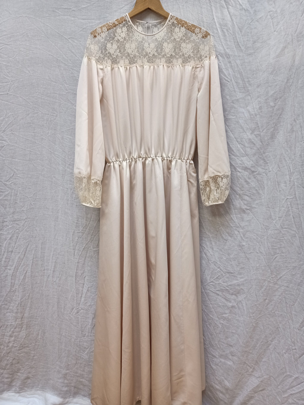 Retro Cream Lace Dress