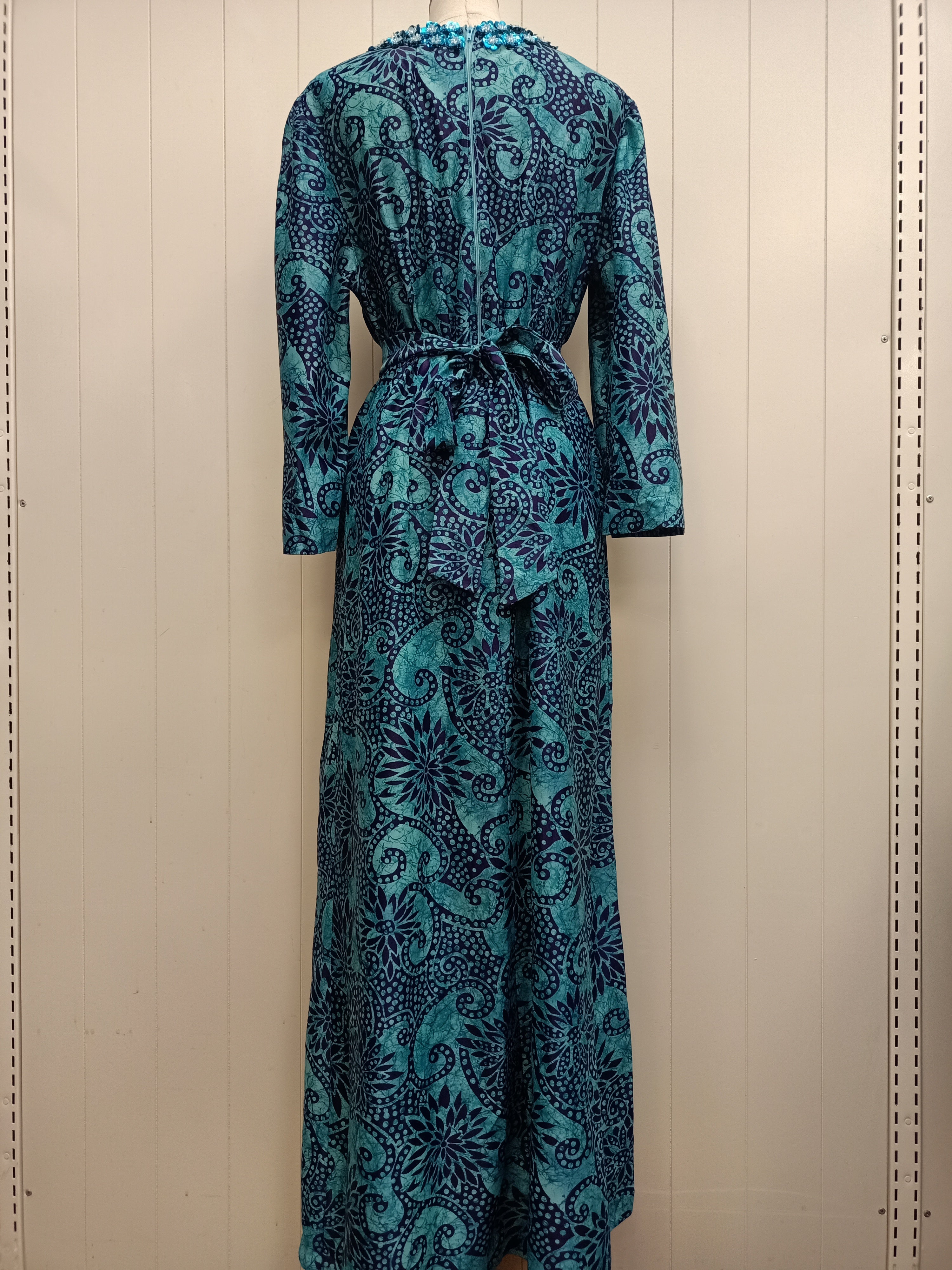 Vintage Floral Starburst Maxi Dress
