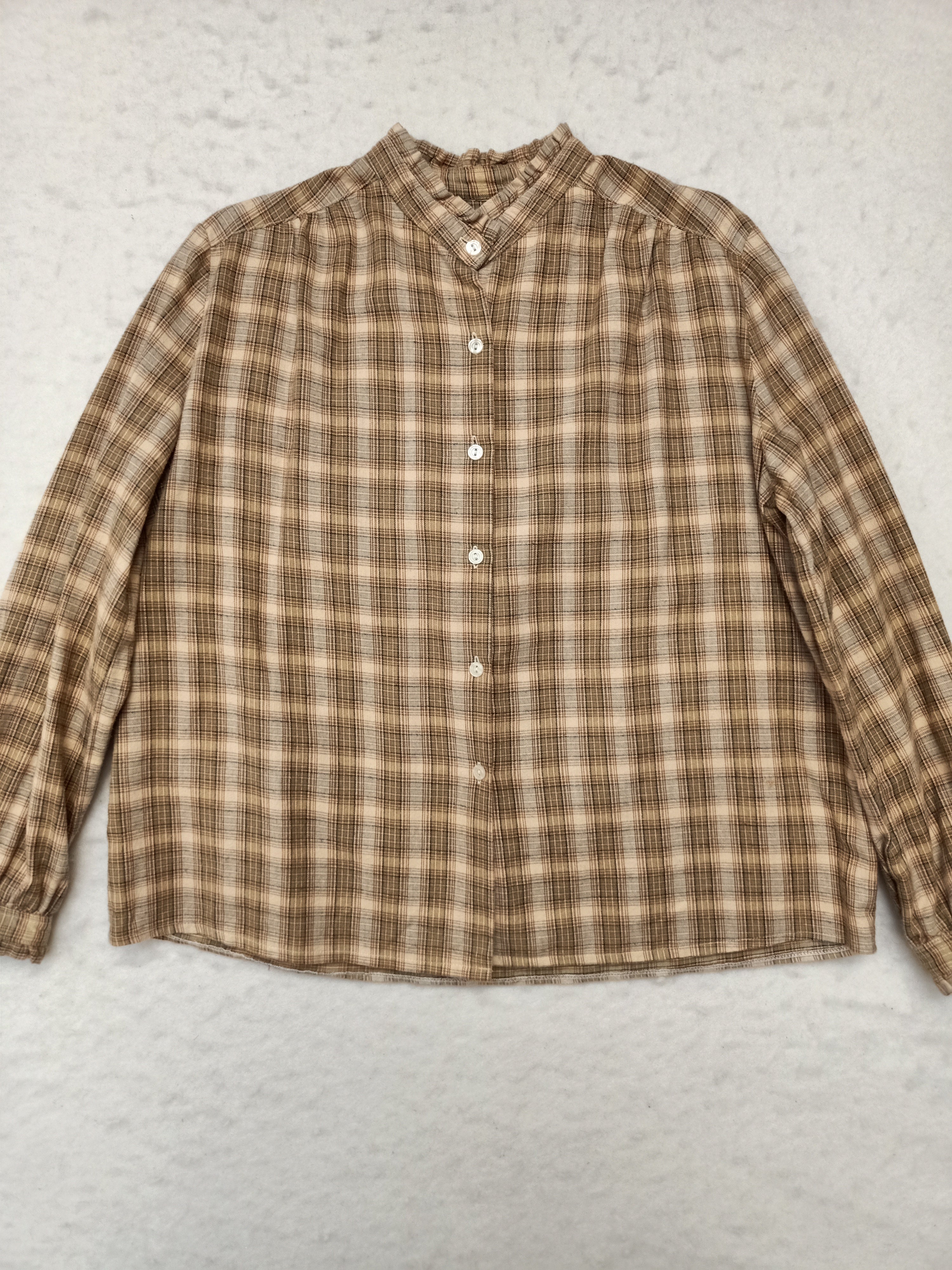 Vintage Plaid Button Up 
Shirt