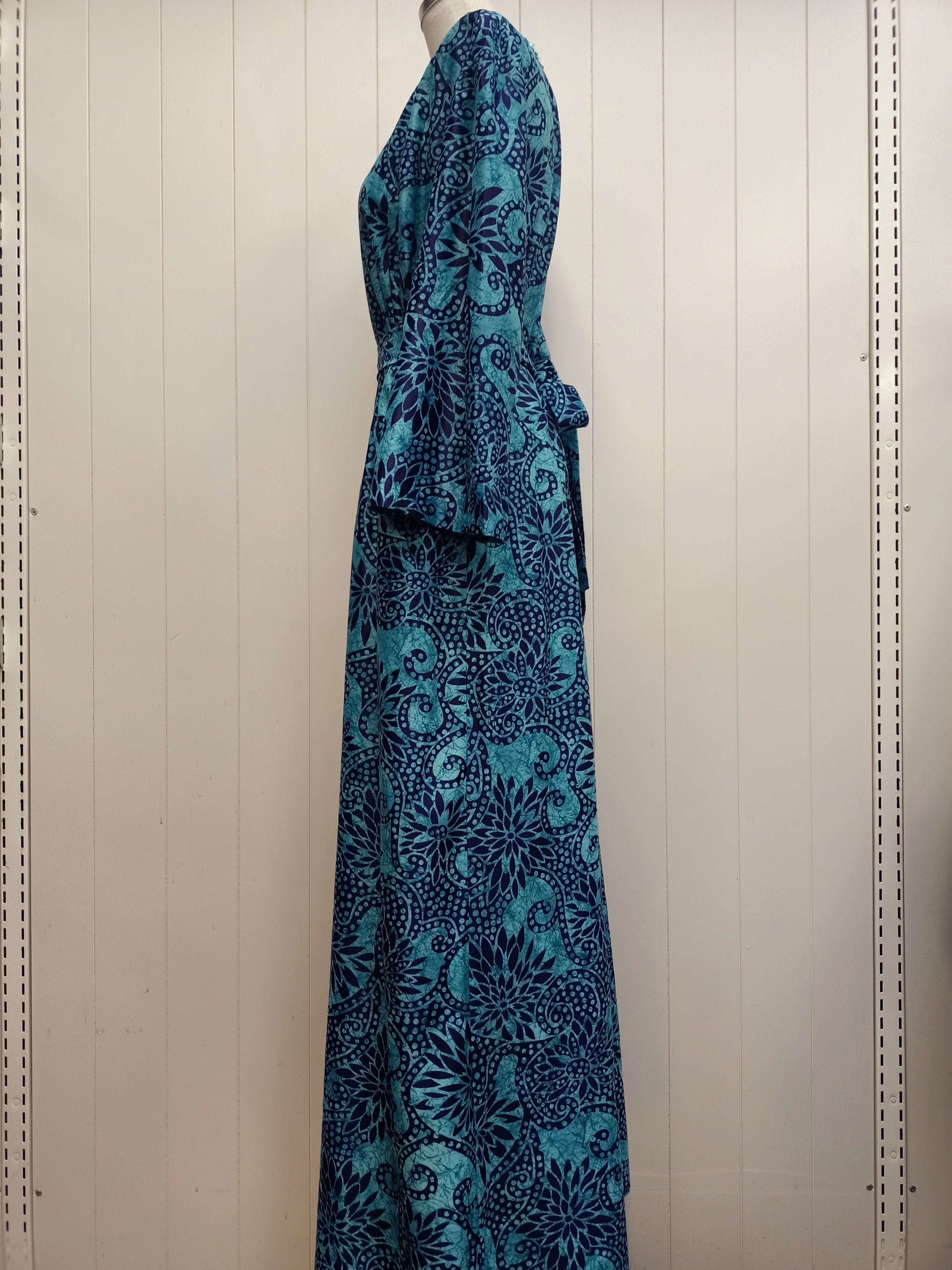 Vintage Floral Starburst Maxi Dress