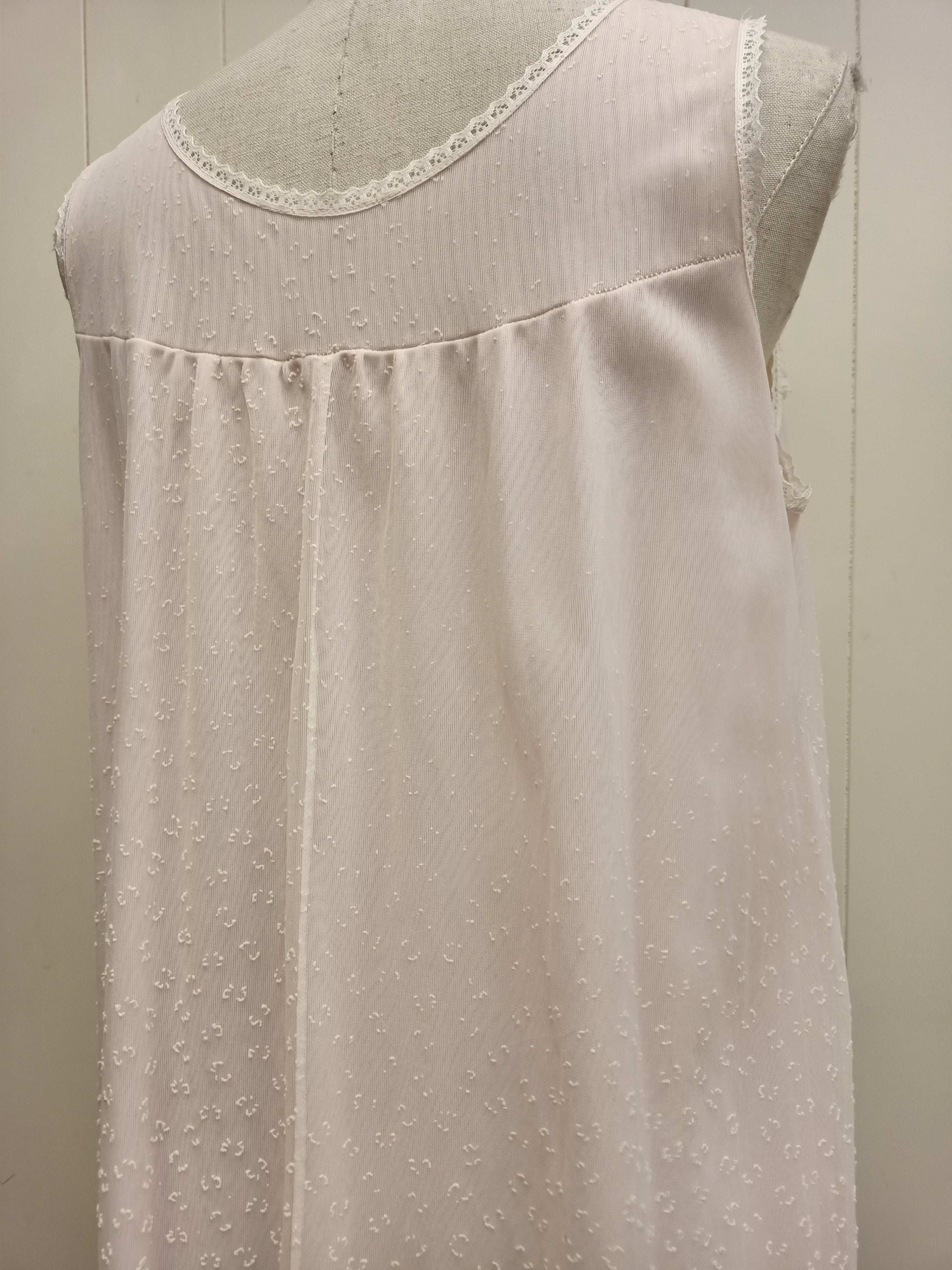 Vintage Leading Lady Nightie