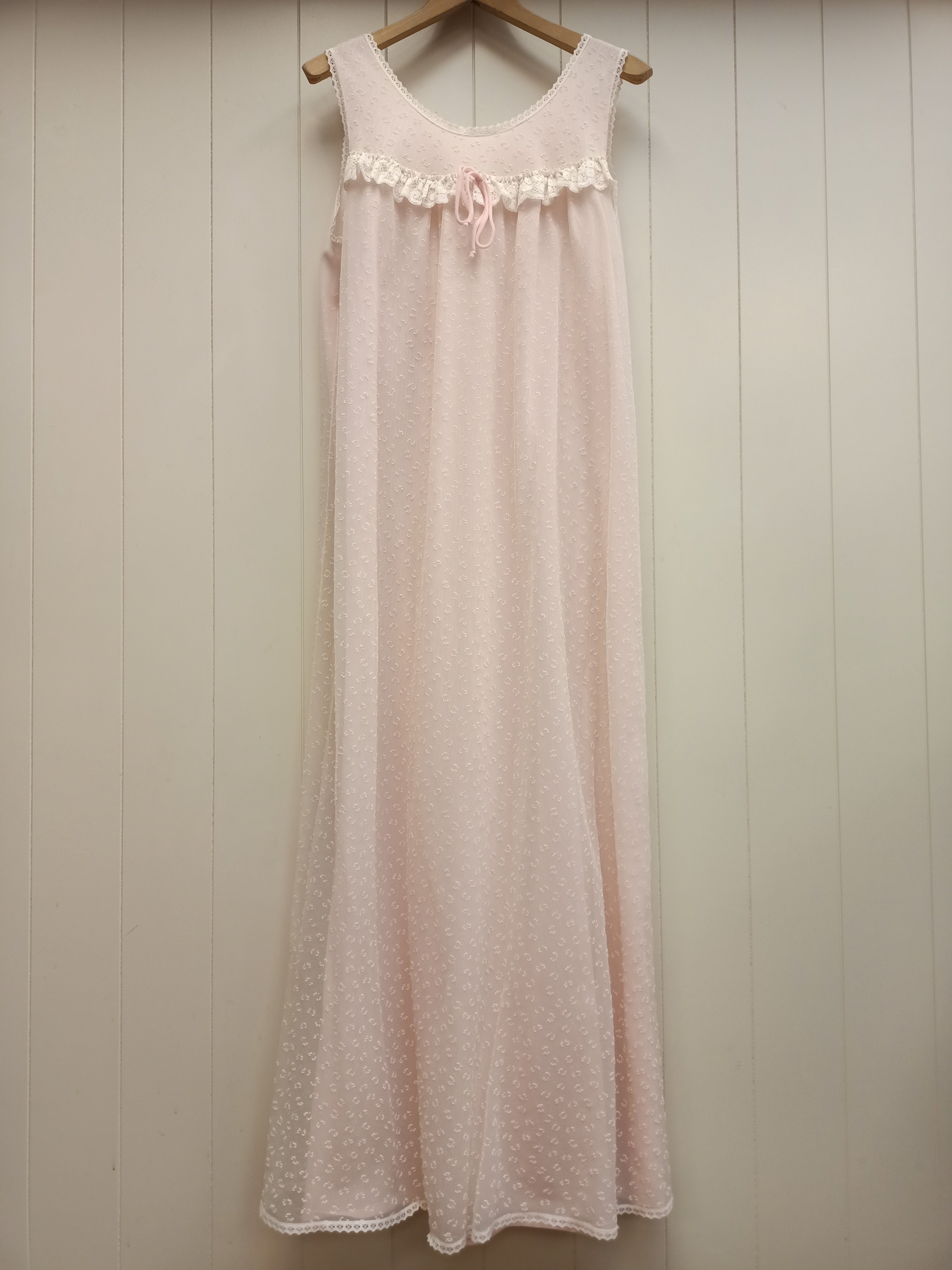Vintage Leading Lady Nightie