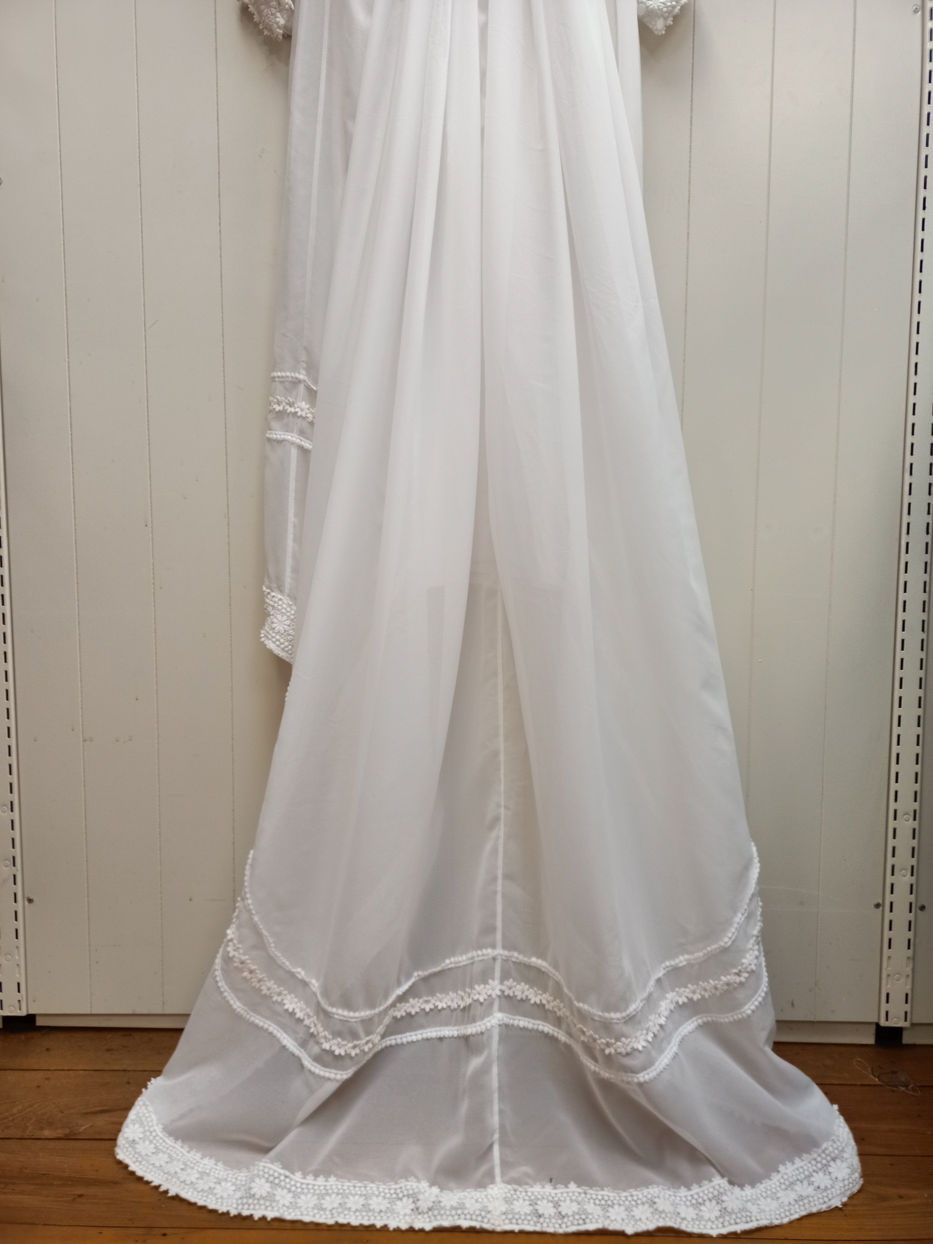 Vintage Petite Prairie Wedding Dress