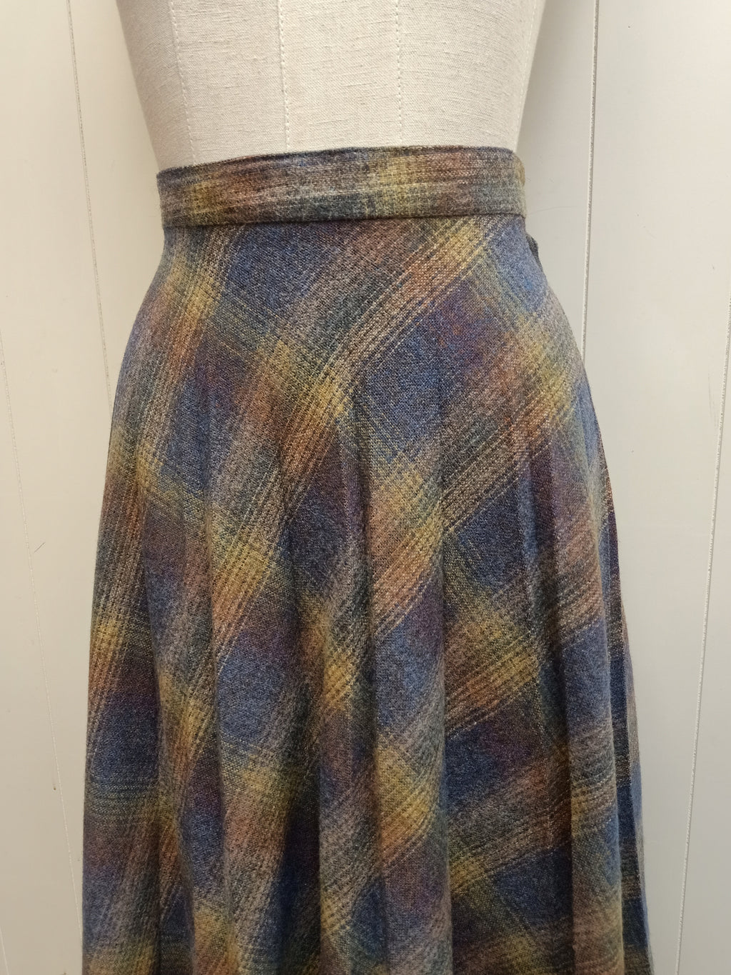 Vintage Plaid Pleated Skirt