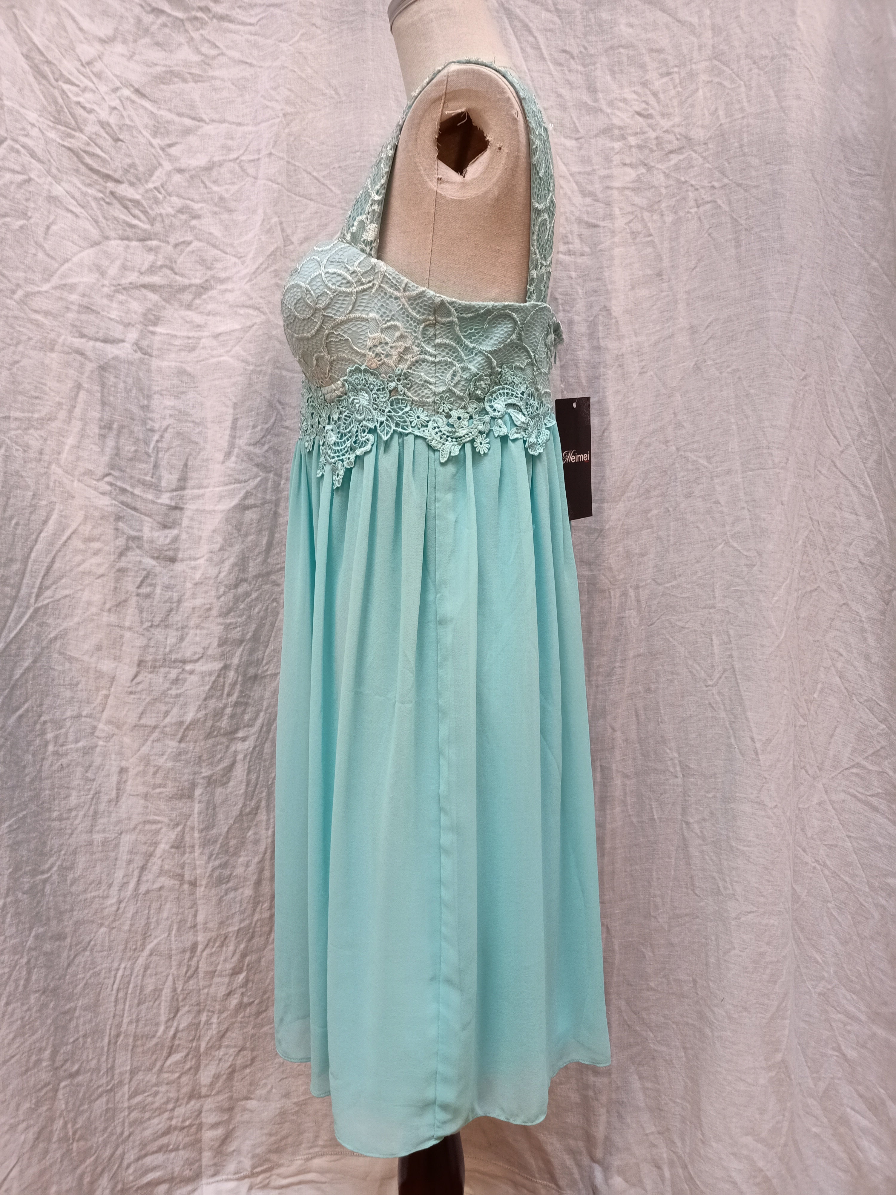 Lace Bust Chiffon Dress