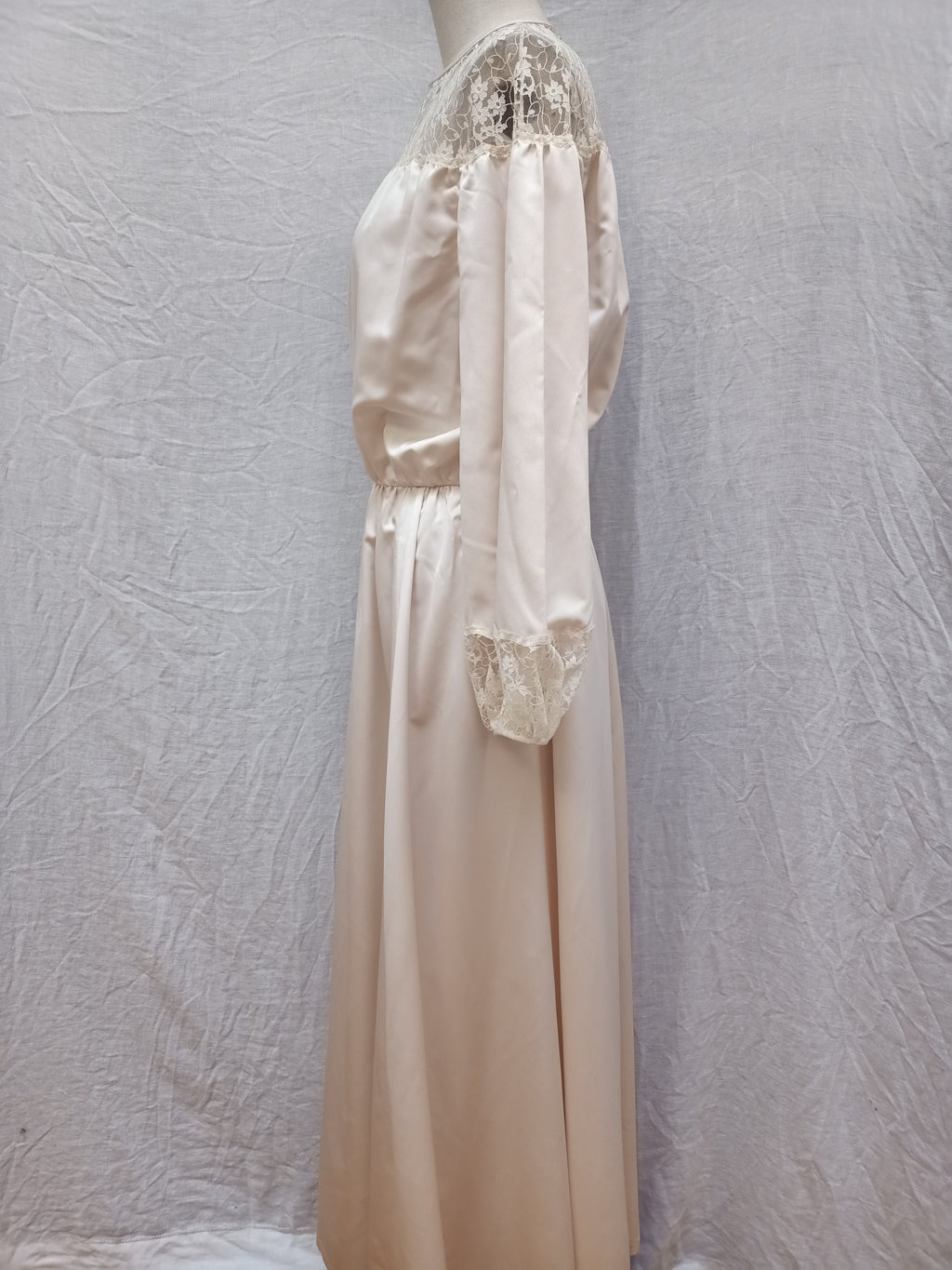 Retro Cream Lace Dress