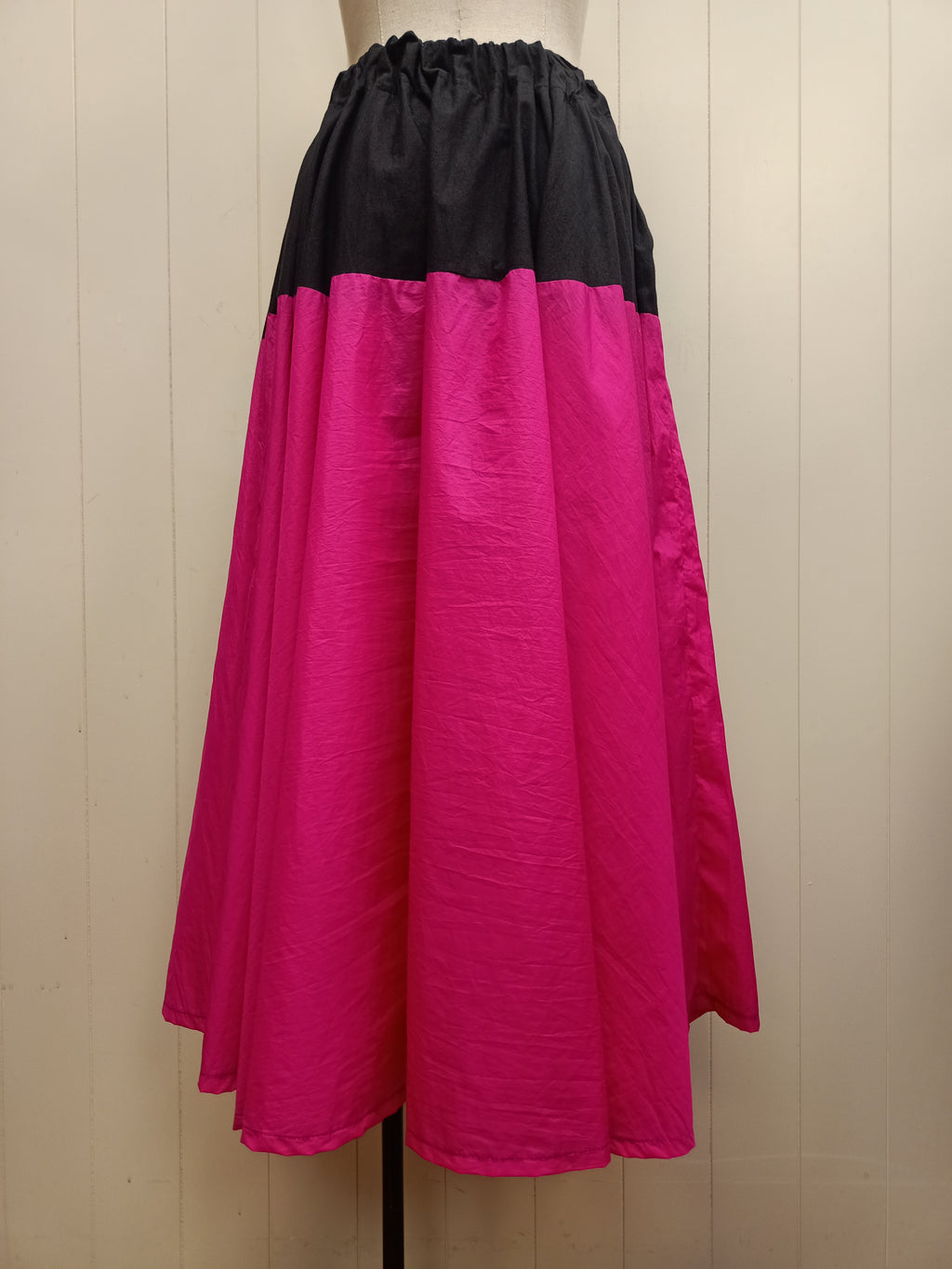 Vintage Black & Magenta Skirt