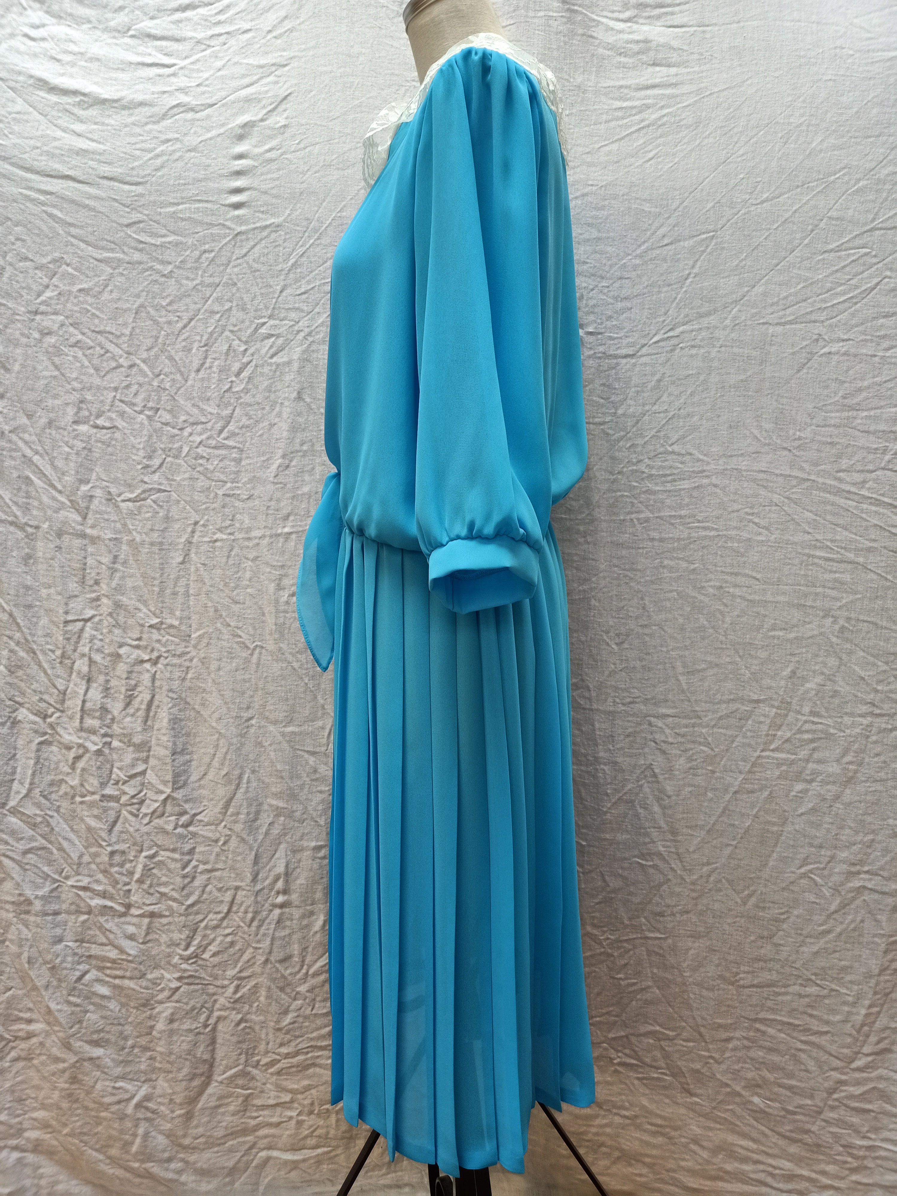 Vintage Turquoise & Lace Dress