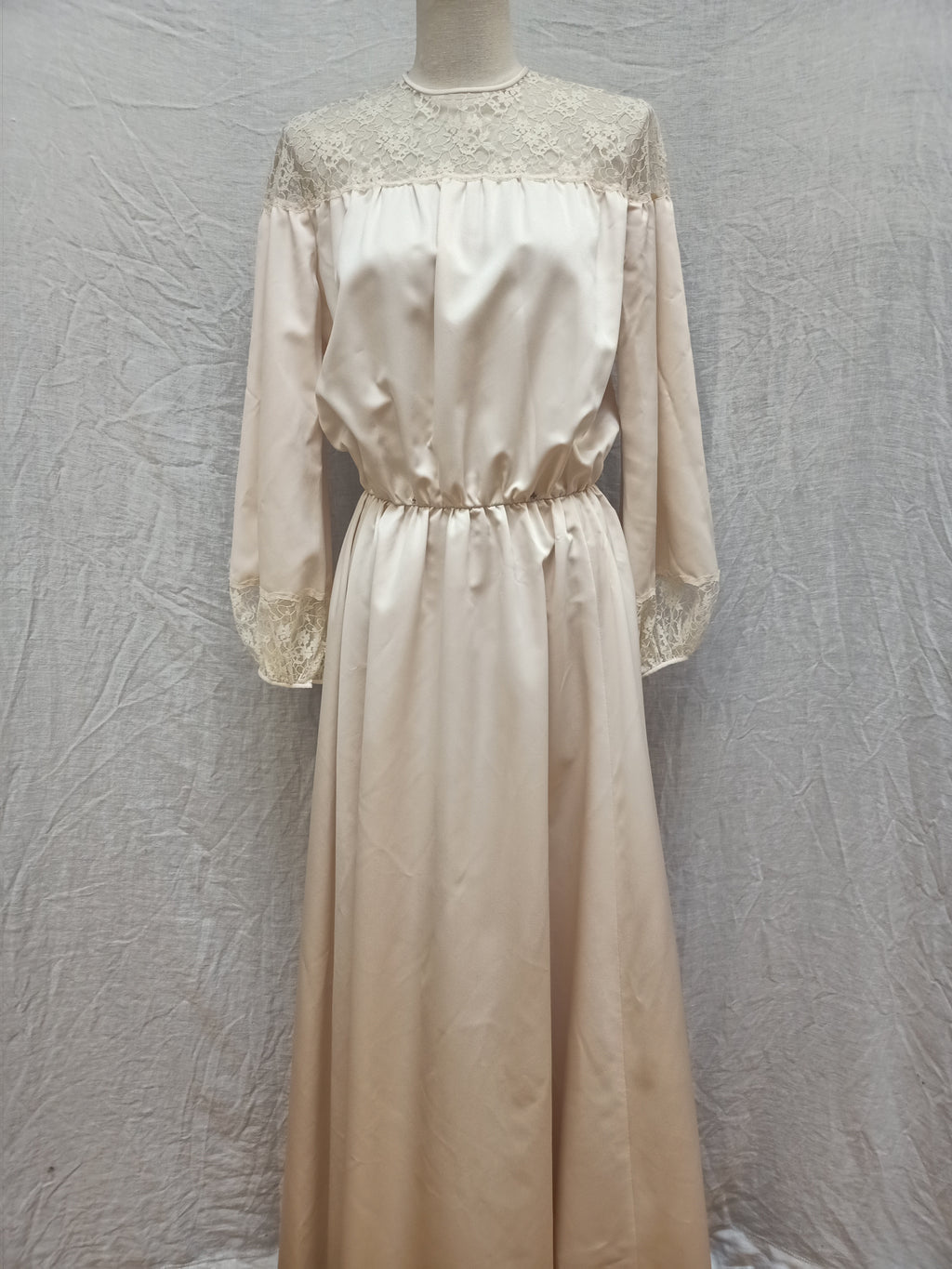 Retro Cream Lace Dress