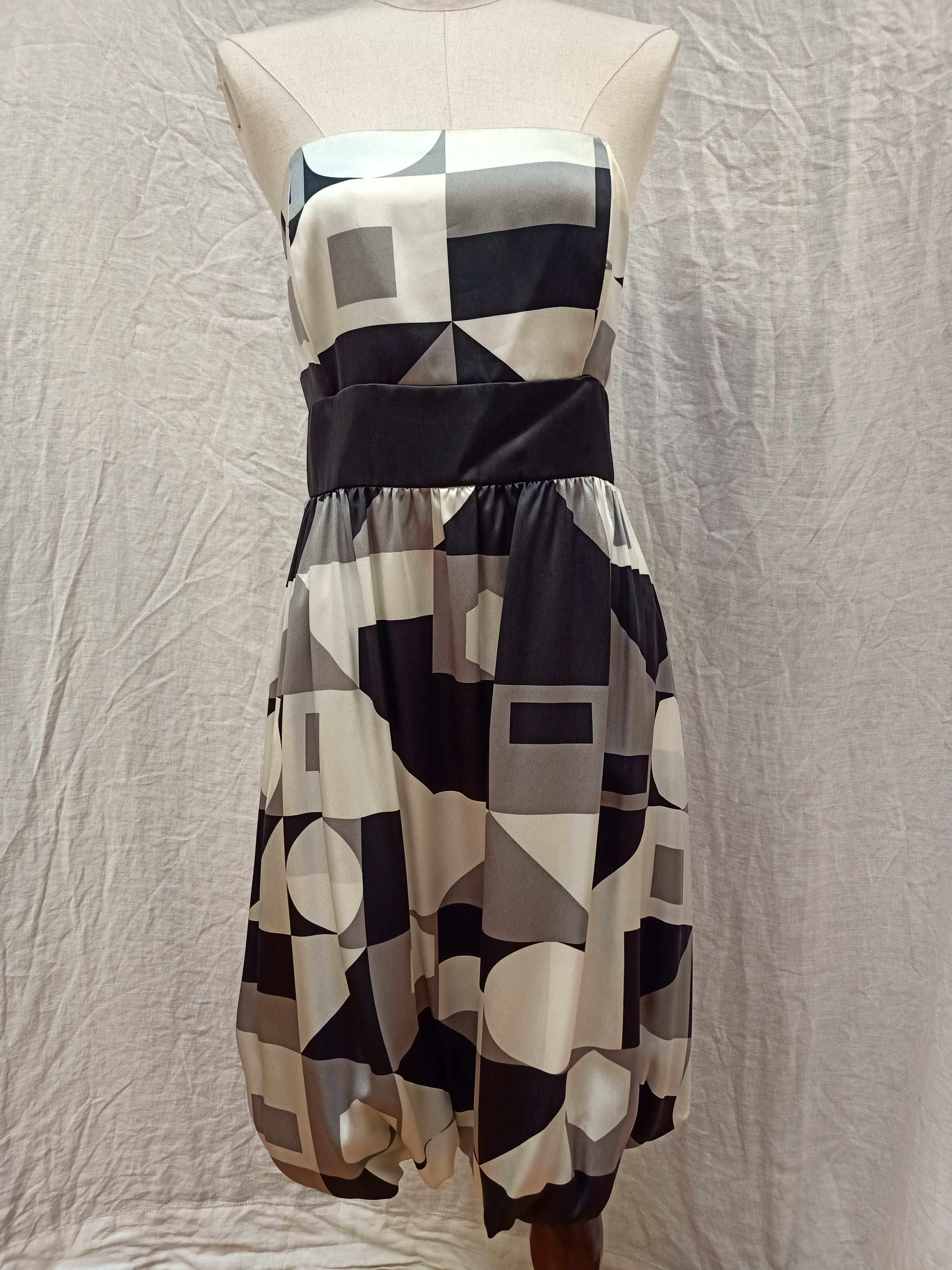 Sulu Geometric Dress