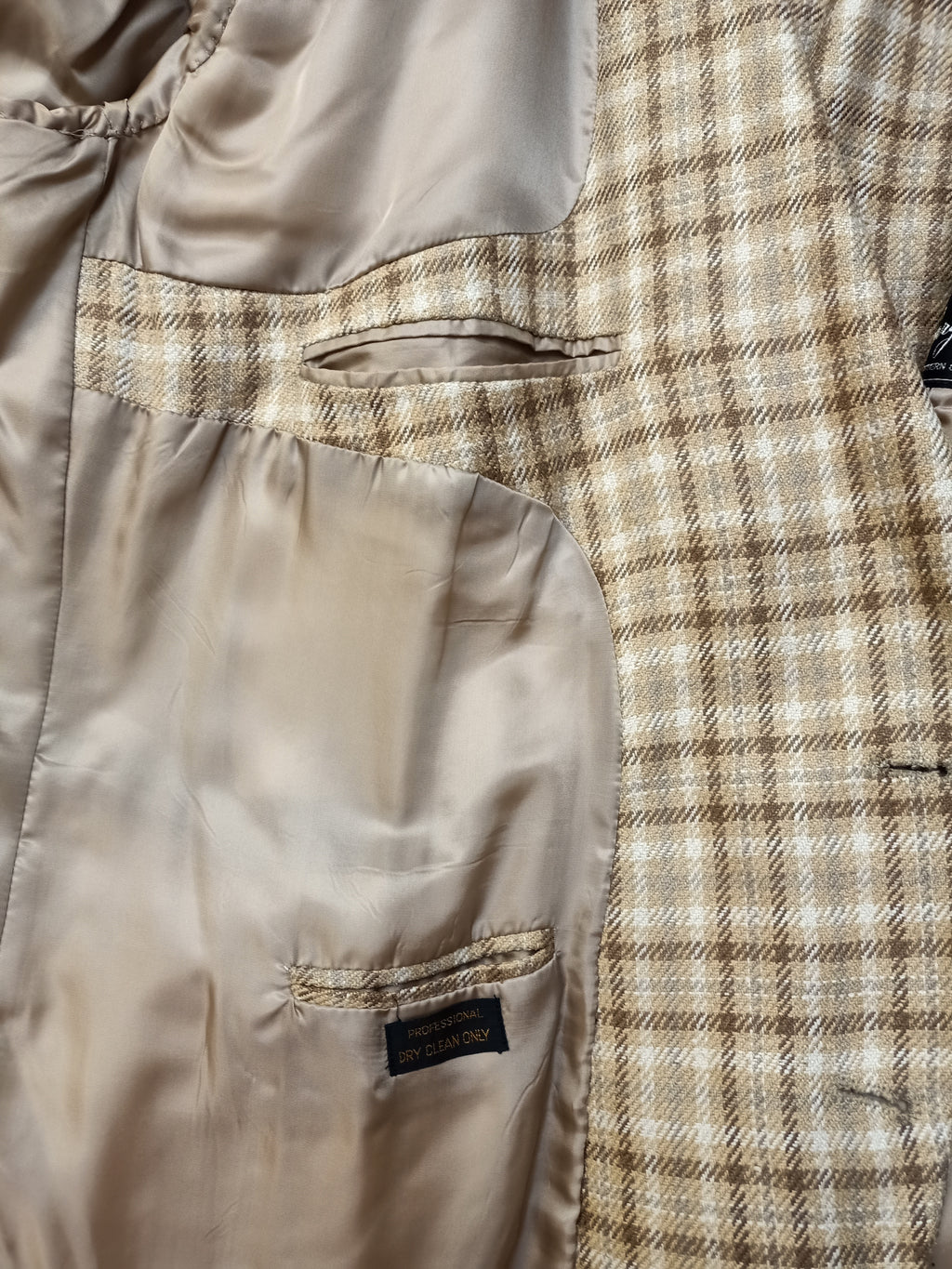 Retro Checkered Blazer