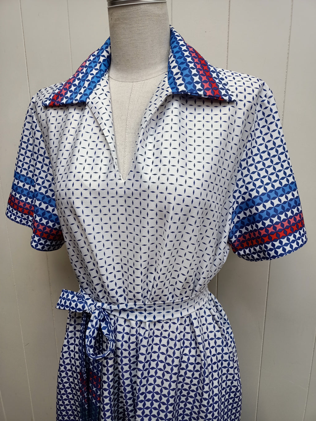 Vintage Jennie Casuals Border Dress