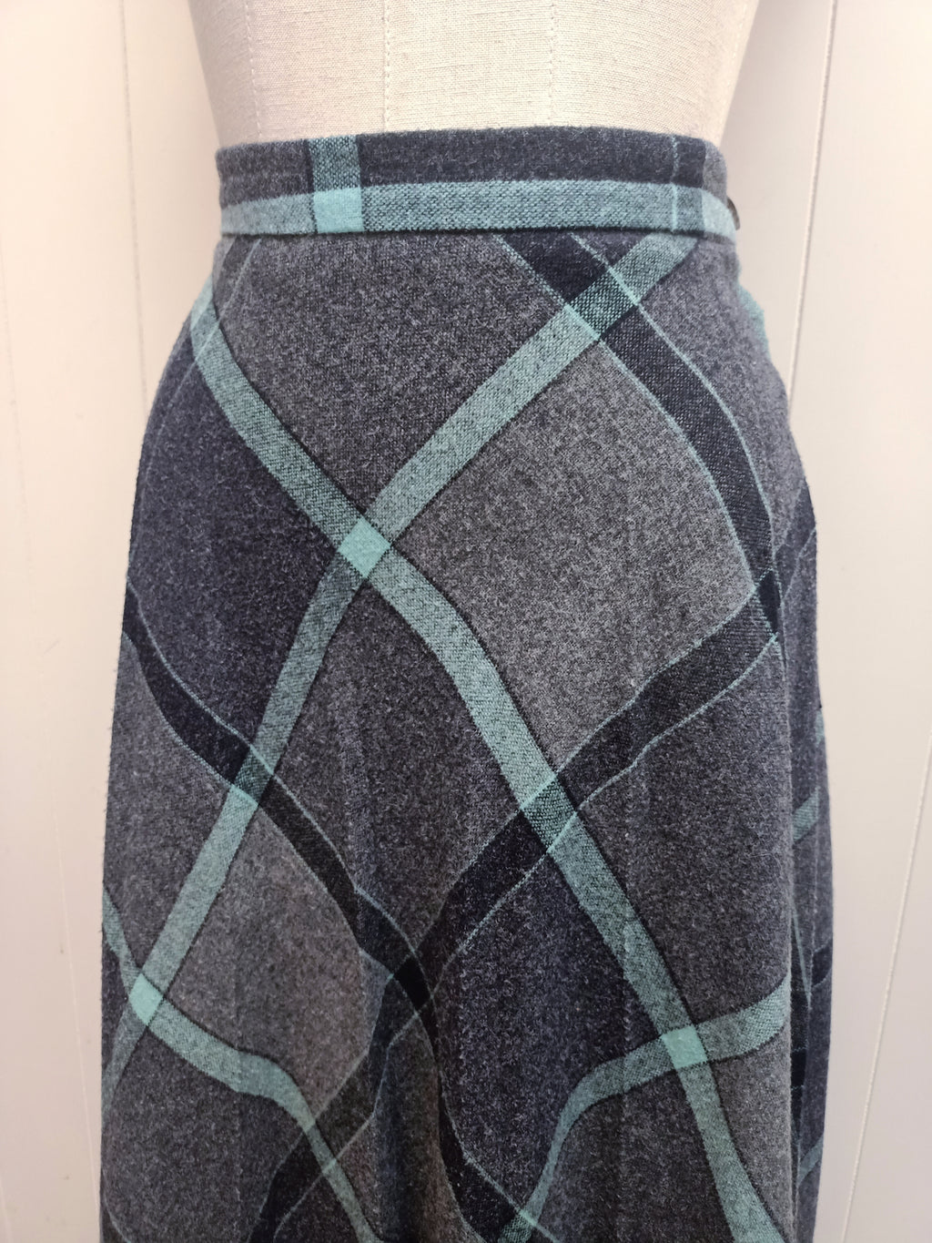 Vintage Wraggs Grey & Mint Plaid Skirt